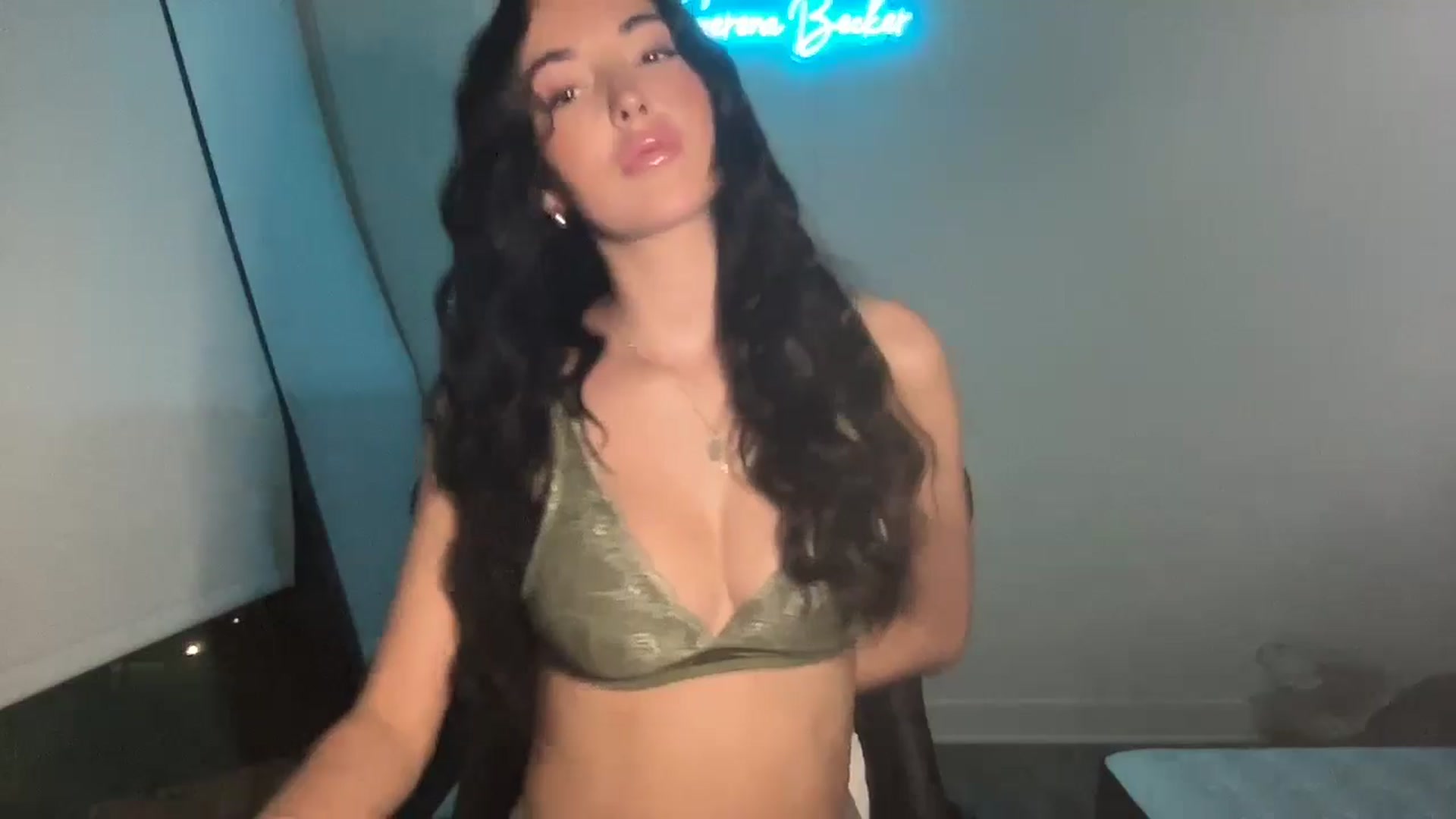Gallery image thumbnail from SerenaBecker_'s myfreecams stream on, 05/15/2024, 04:21 image 10 of 20