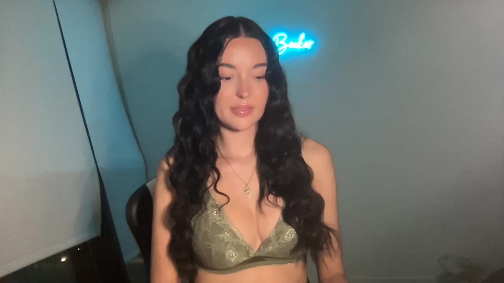 Gallery image thumbnail from SerenaBecker_'s myfreecams stream on, 05/15/2024, 04:21 image 2 of 20
