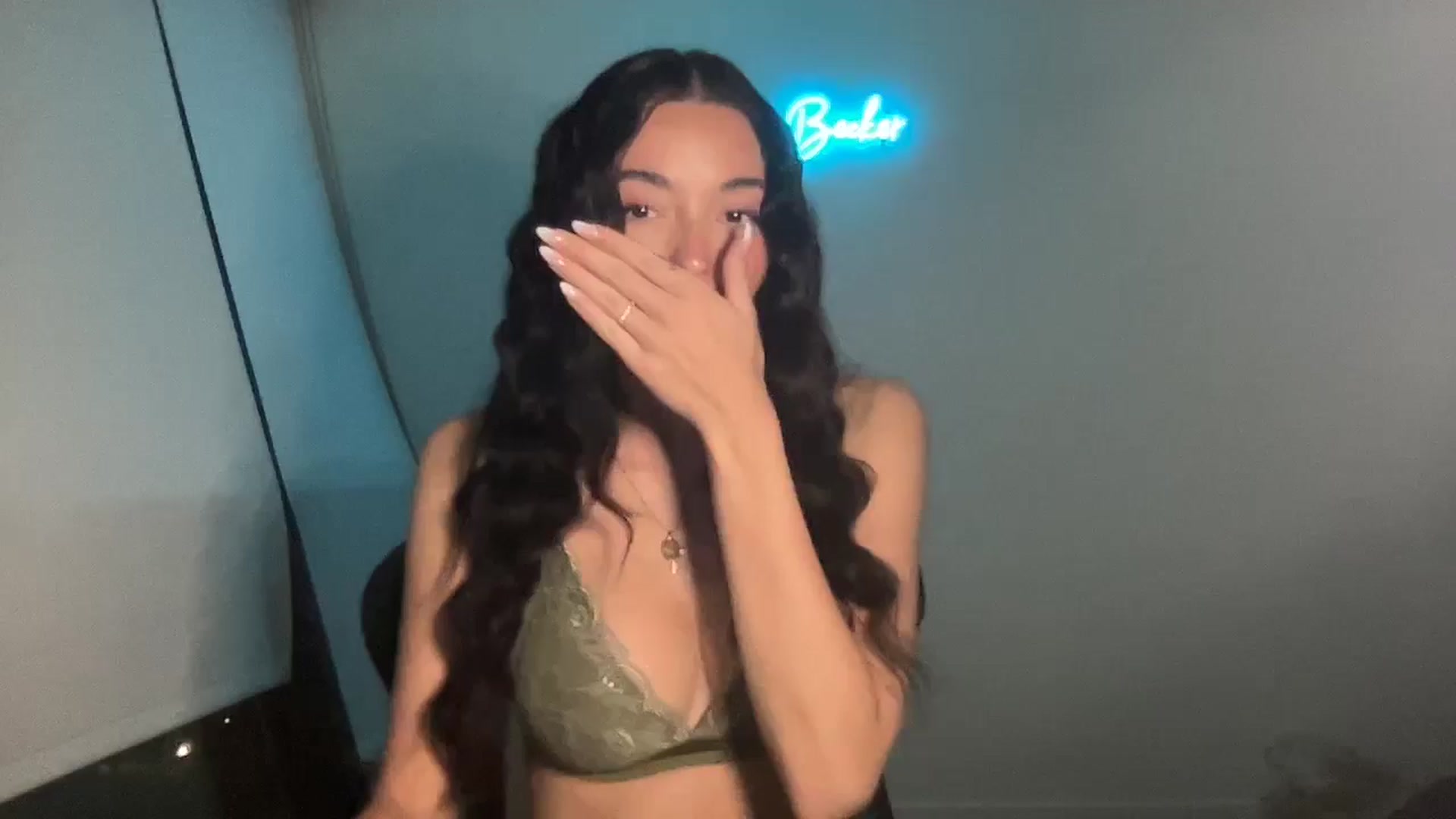 Gallery image thumbnail from SerenaBecker_'s myfreecams stream on, 05/15/2024, 04:21 image 1 of 20
