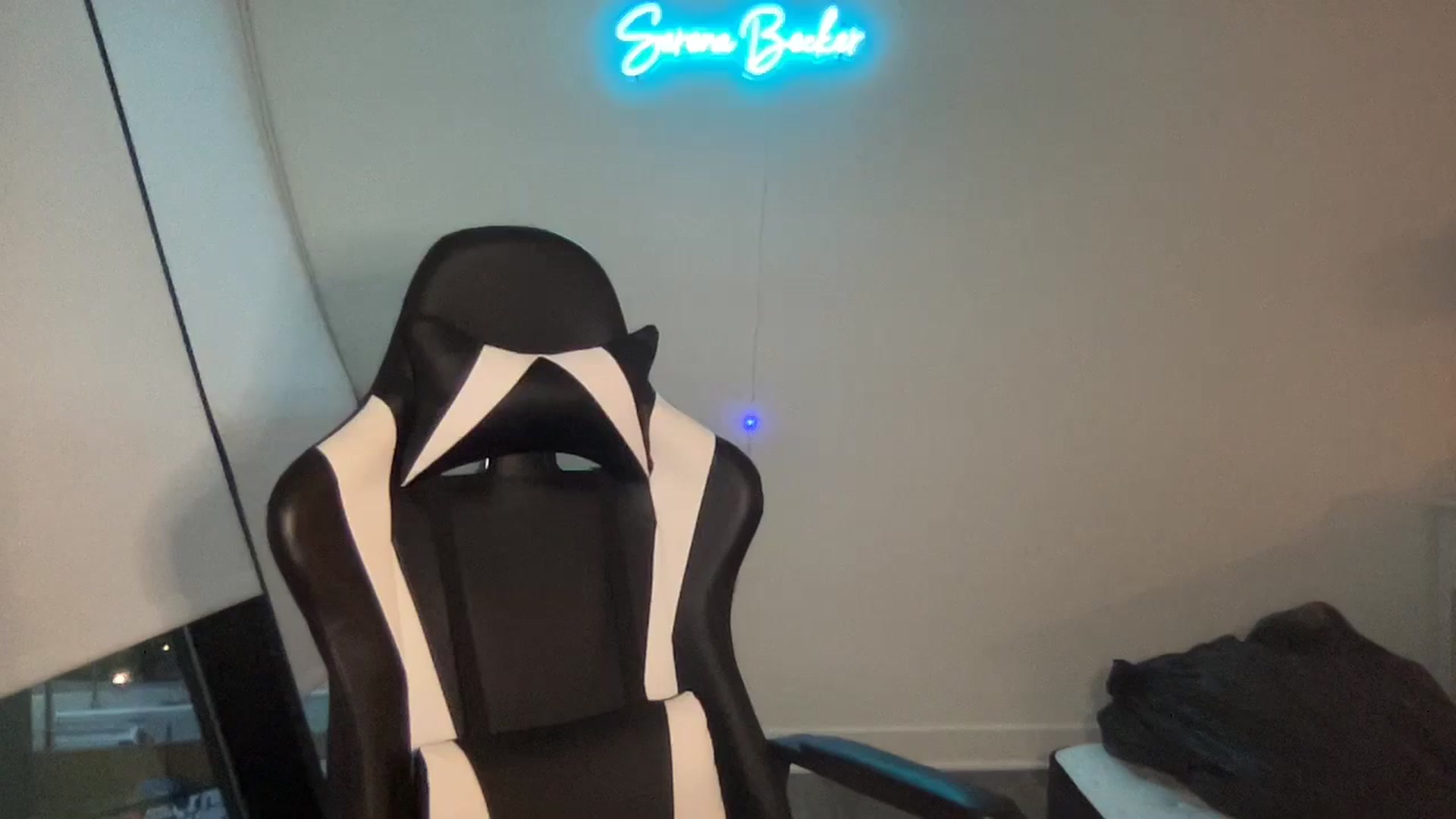 Gallery image thumbnail from SerenaBecker_'s myfreecams stream on, 05/25/2024, 03:17 image 7 of 20