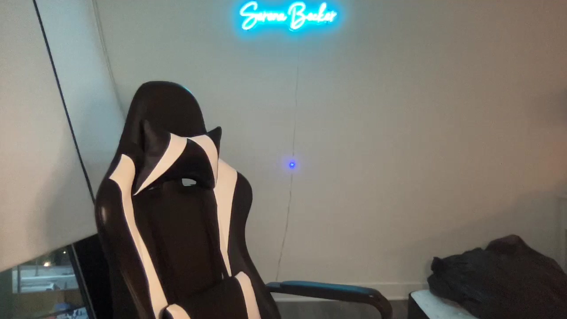 Gallery image thumbnail from SerenaBecker_'s myfreecams stream on, 05/25/2024, 03:17 image 1 of 20