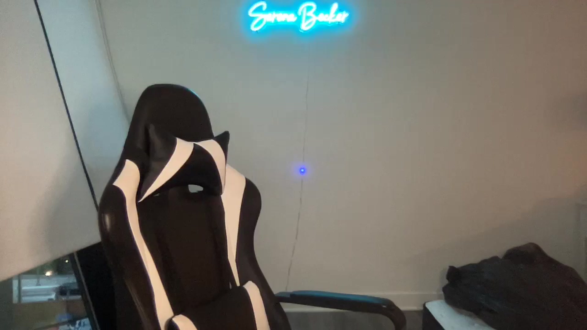 Gallery image thumbnail from SerenaBecker_'s myfreecams stream on, 05/25/2024, 03:17 image 2 of 20