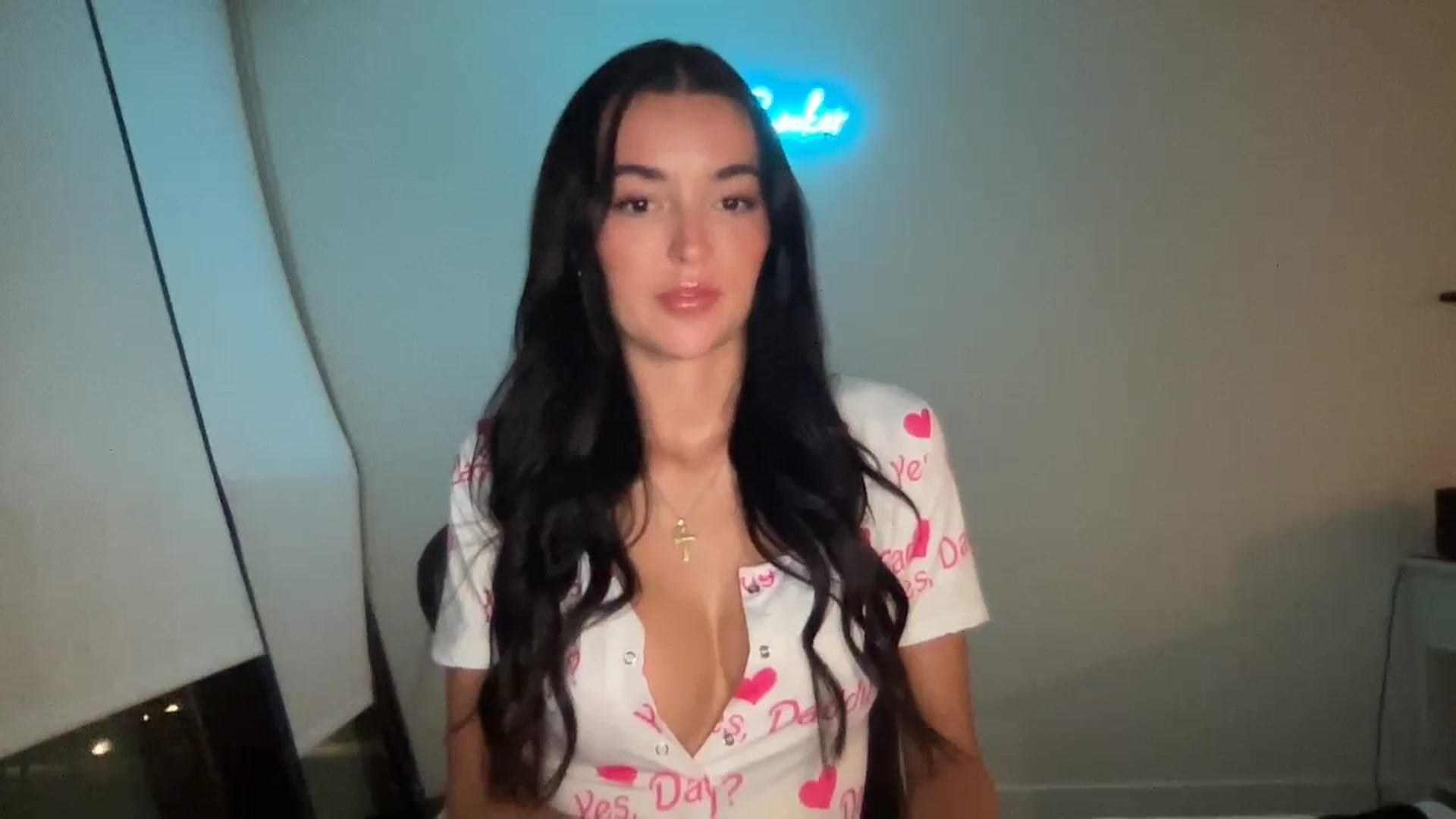 Gallery image thumbnail from SerenaBecker_'s myfreecams stream on, 06/05/2024, 06:55 image 12 of 20