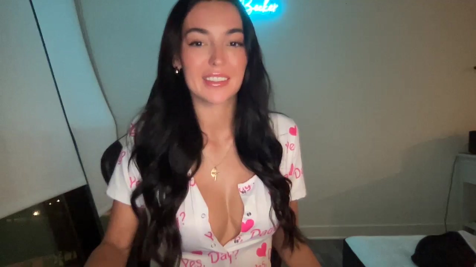 Gallery image thumbnail from SerenaBecker_'s myfreecams stream on, 06/05/2024, 06:55 image 10 of 20