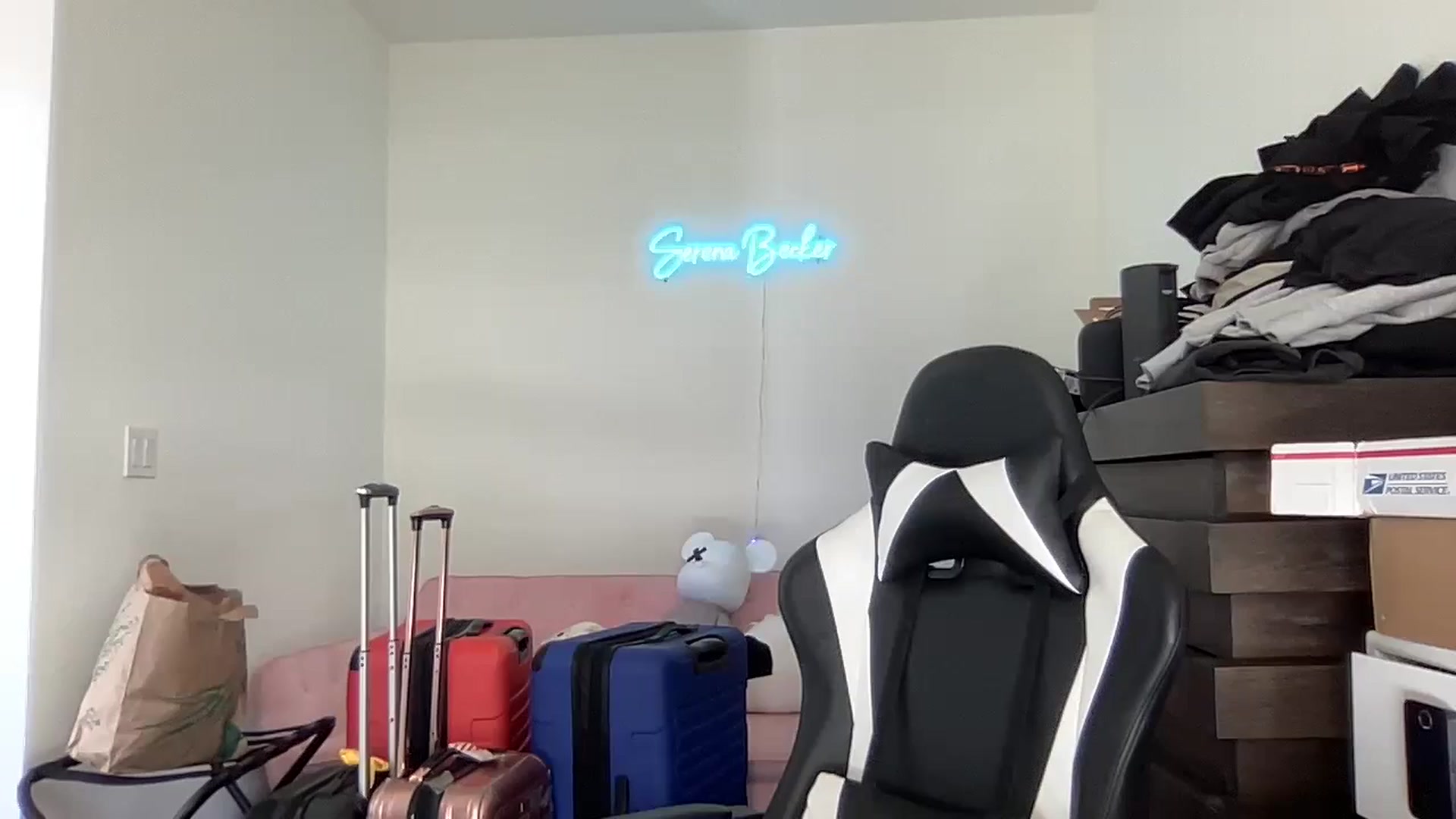 Gallery image thumbnail from SerenaBecker_'s myfreecams stream on, 06/15/2024, 22:54 image 7 of 20