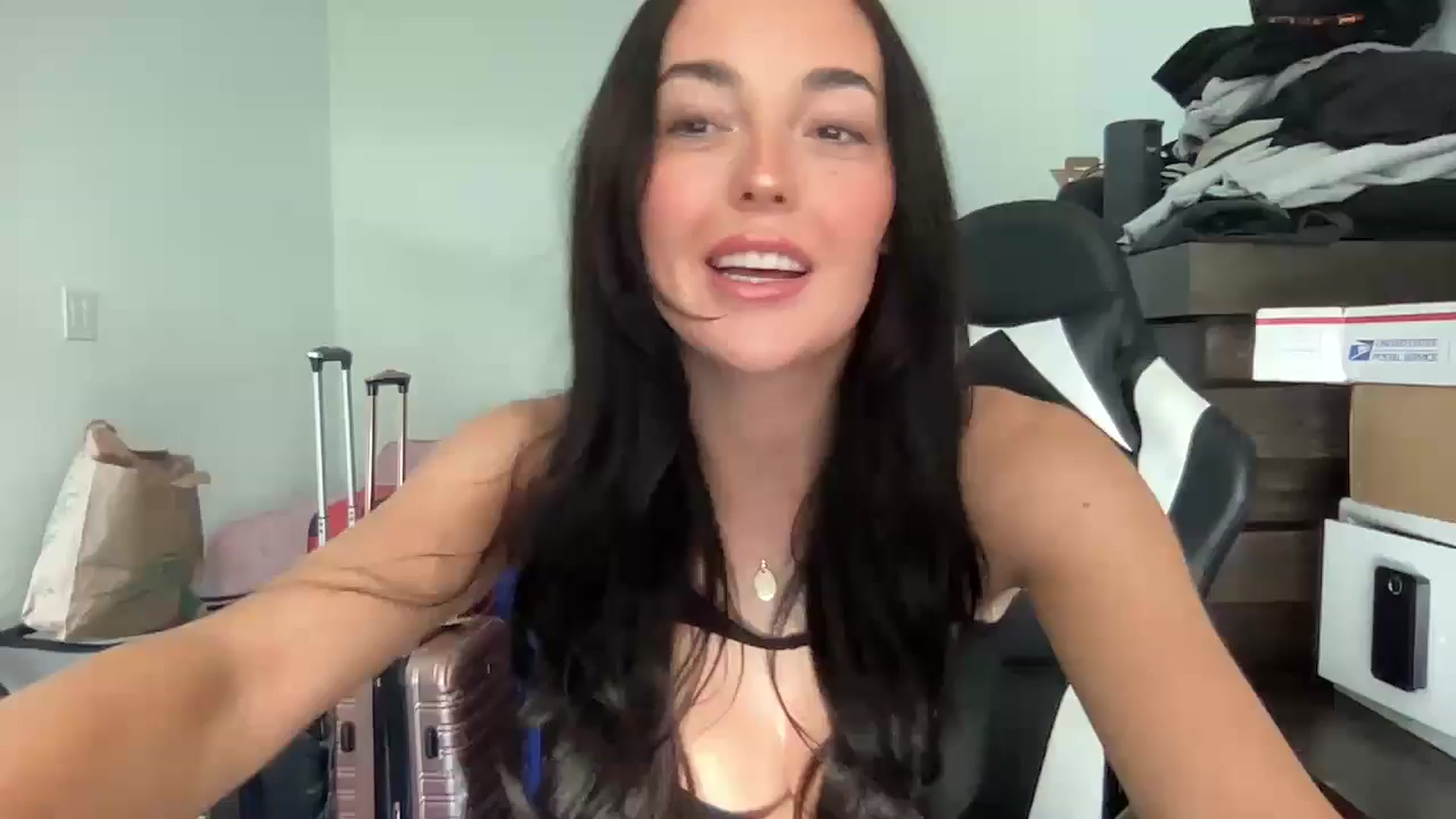 Gallery image thumbnail from SerenaBecker_'s myfreecams stream on, 06/15/2024, 22:54 image 1 of 20