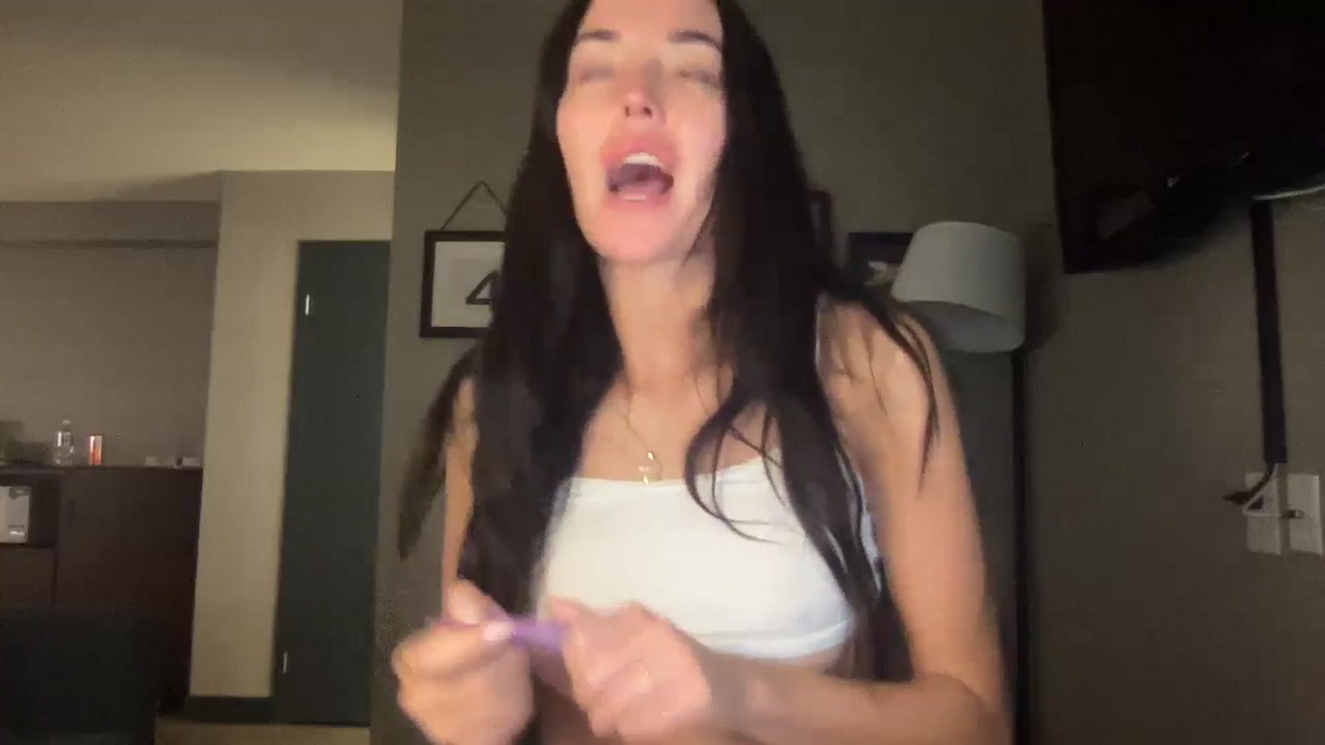 Gallery image thumbnail from SerenaBecker_'s myfreecams stream on, 06/29/2024, 05:42 image 8 of 20