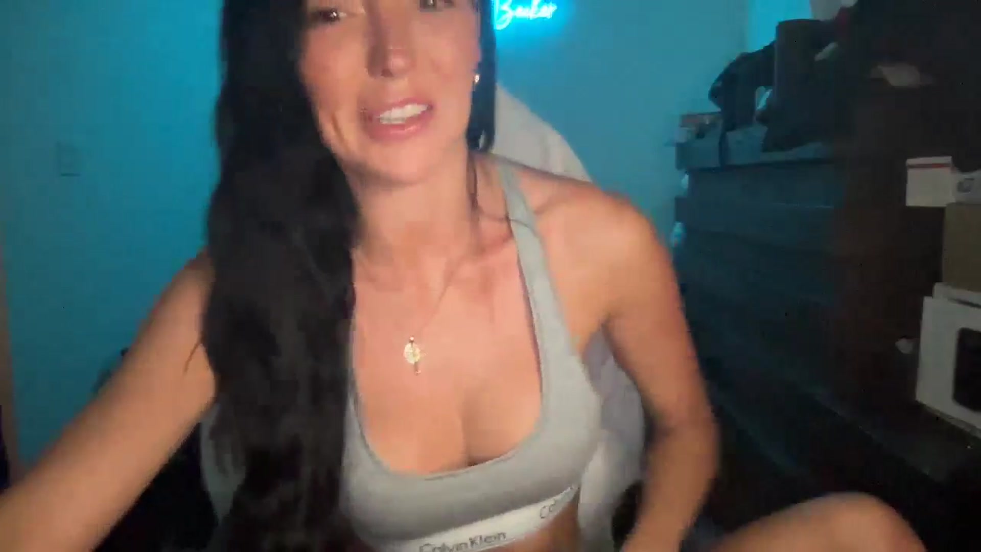 Gallery image thumbnail from SerenaBecker_'s myfreecams stream on, 07/19/2024, 05:47 image 17 of 20