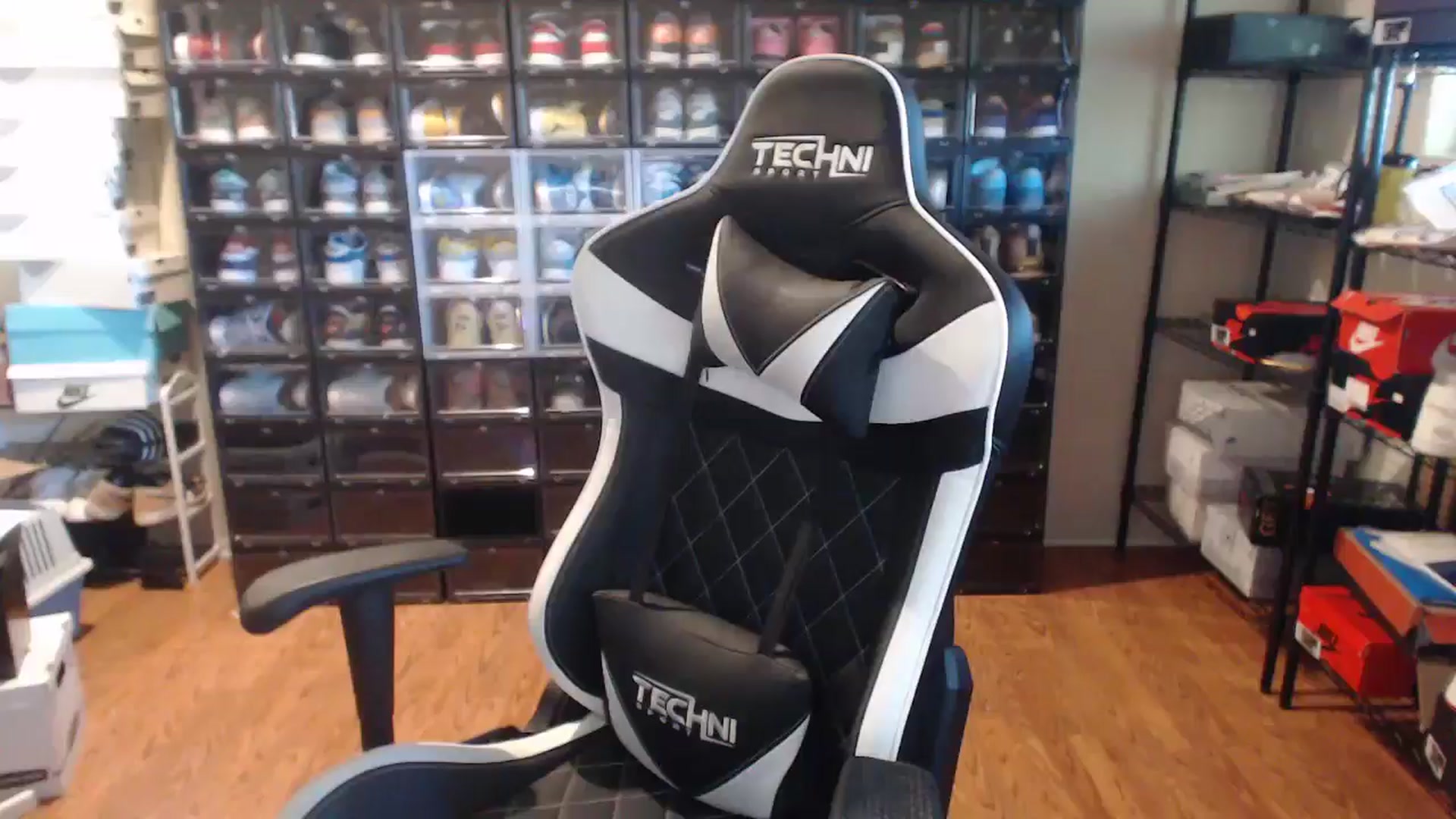 Gallery image thumbnail from SerenaBecker_'s myfreecams stream on, 07/22/2024, 01:17 image 9 of 20