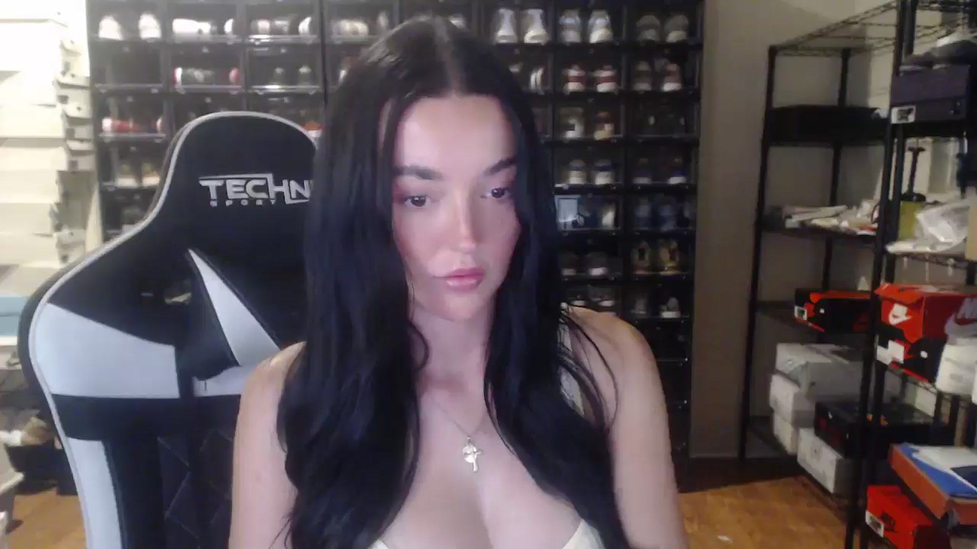 Gallery image thumbnail from SerenaBecker_'s myfreecams stream on, 07/23/2024, 04:34 image 13 of 20