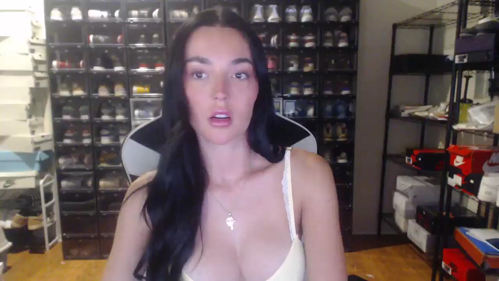 Gallery image thumbnail from SerenaBecker_'s myfreecams stream on, 07/23/2024, 04:34 image 9 of 20