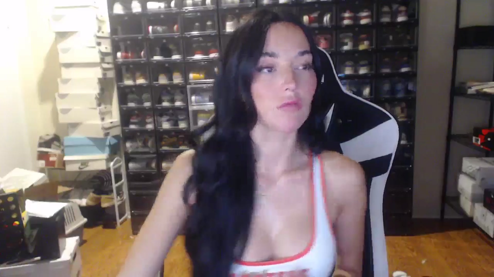 Gallery image thumbnail from SerenaBecker_'s myfreecams stream on, 07/24/2024, 03:37 image 8 of 20