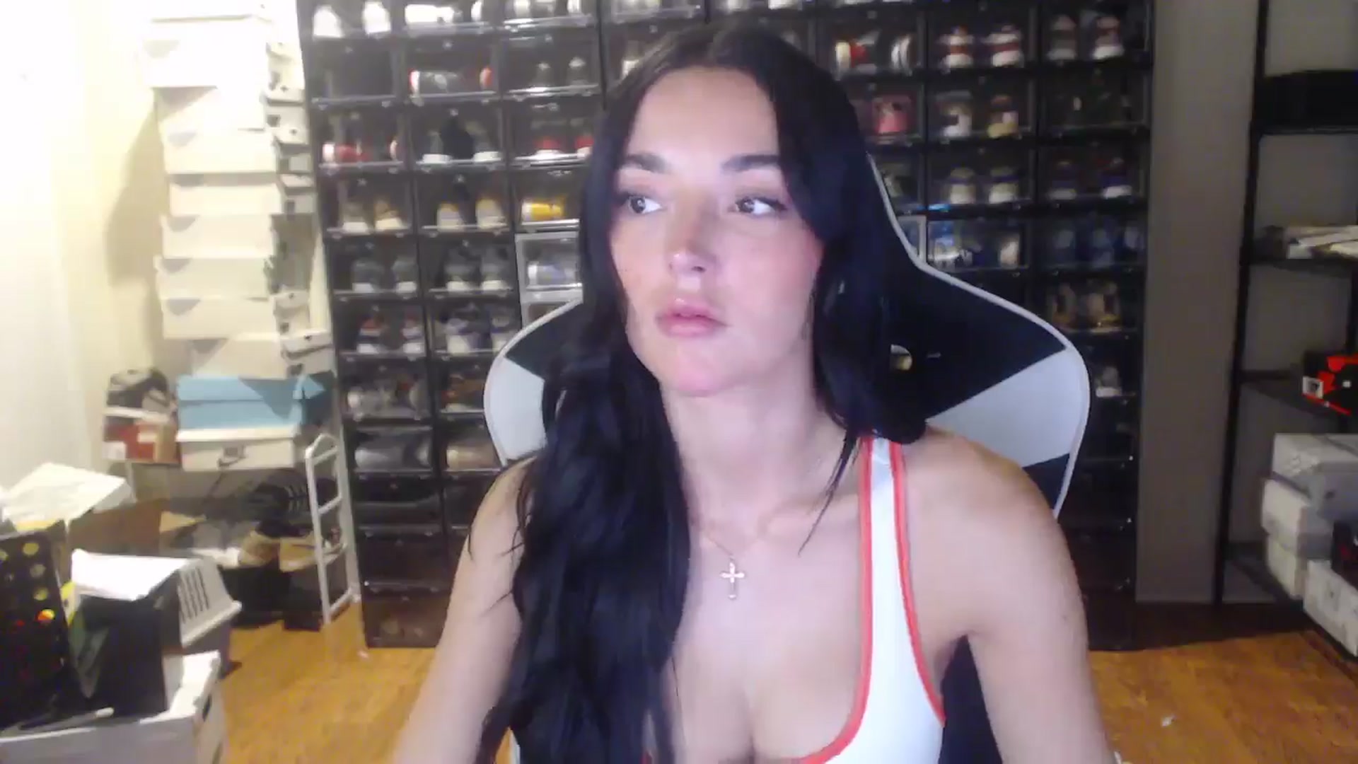 Gallery image thumbnail from SerenaBecker_'s myfreecams stream on, 07/24/2024, 03:37 image 17 of 20