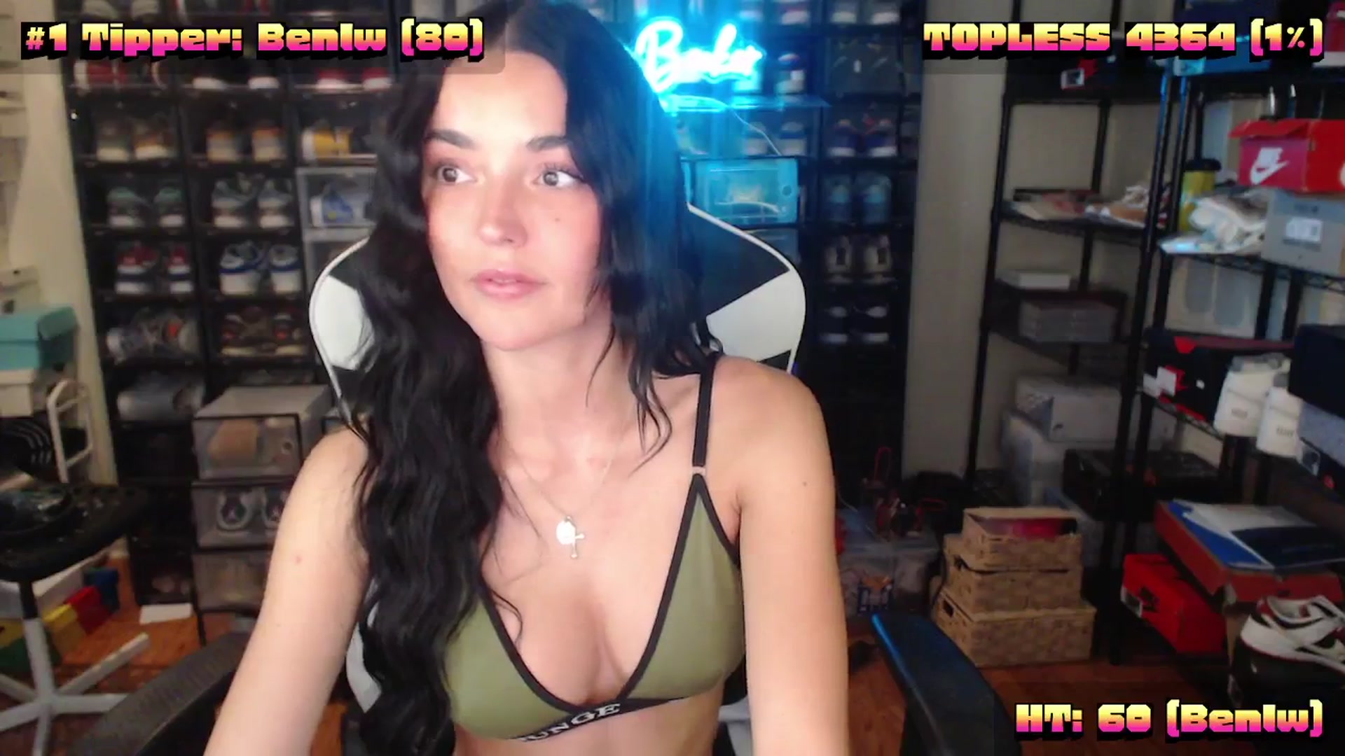 Gallery image thumbnail from SerenaBecker_'s myfreecams stream on, 08/09/2024, 04:49 image 6 of 20