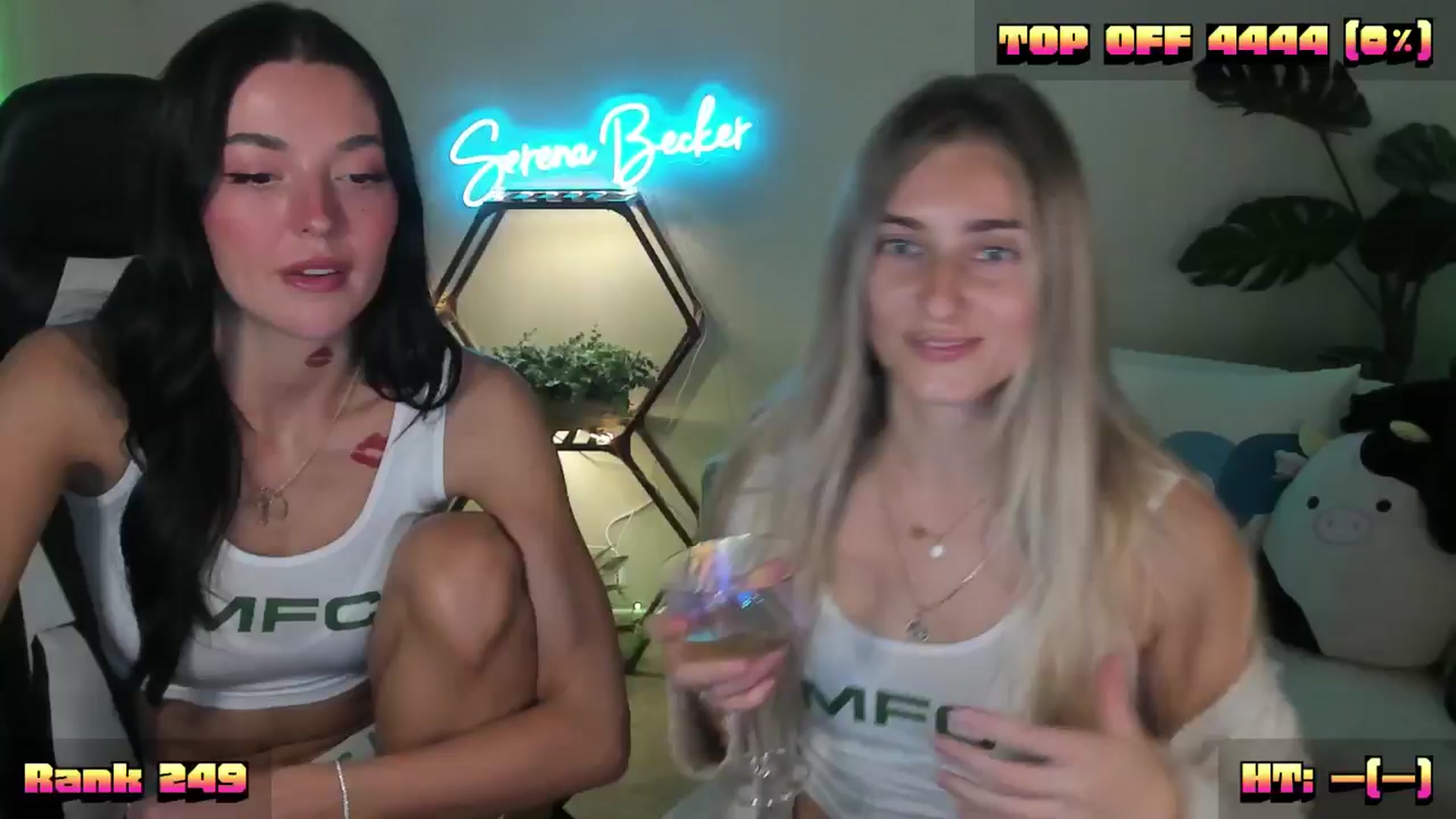 Gallery image thumbnail from SerenaBecker_'s myfreecams stream on, 01/28/2025, 08:07 image 4 of 20