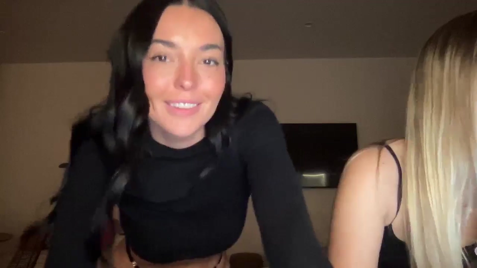 Gallery image thumbnail from SerenaBecker_'s myfreecams stream on, 02/10/2025, 08:31 image 17 of 20