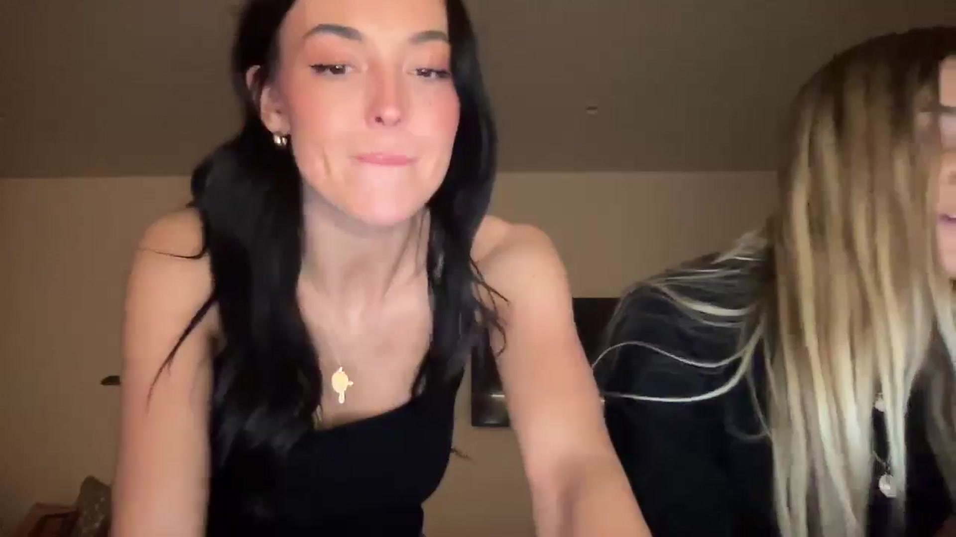 Gallery image thumbnail from SerenaBecker_'s myfreecams stream on, 02/11/2025, 08:53 image 6 of 20