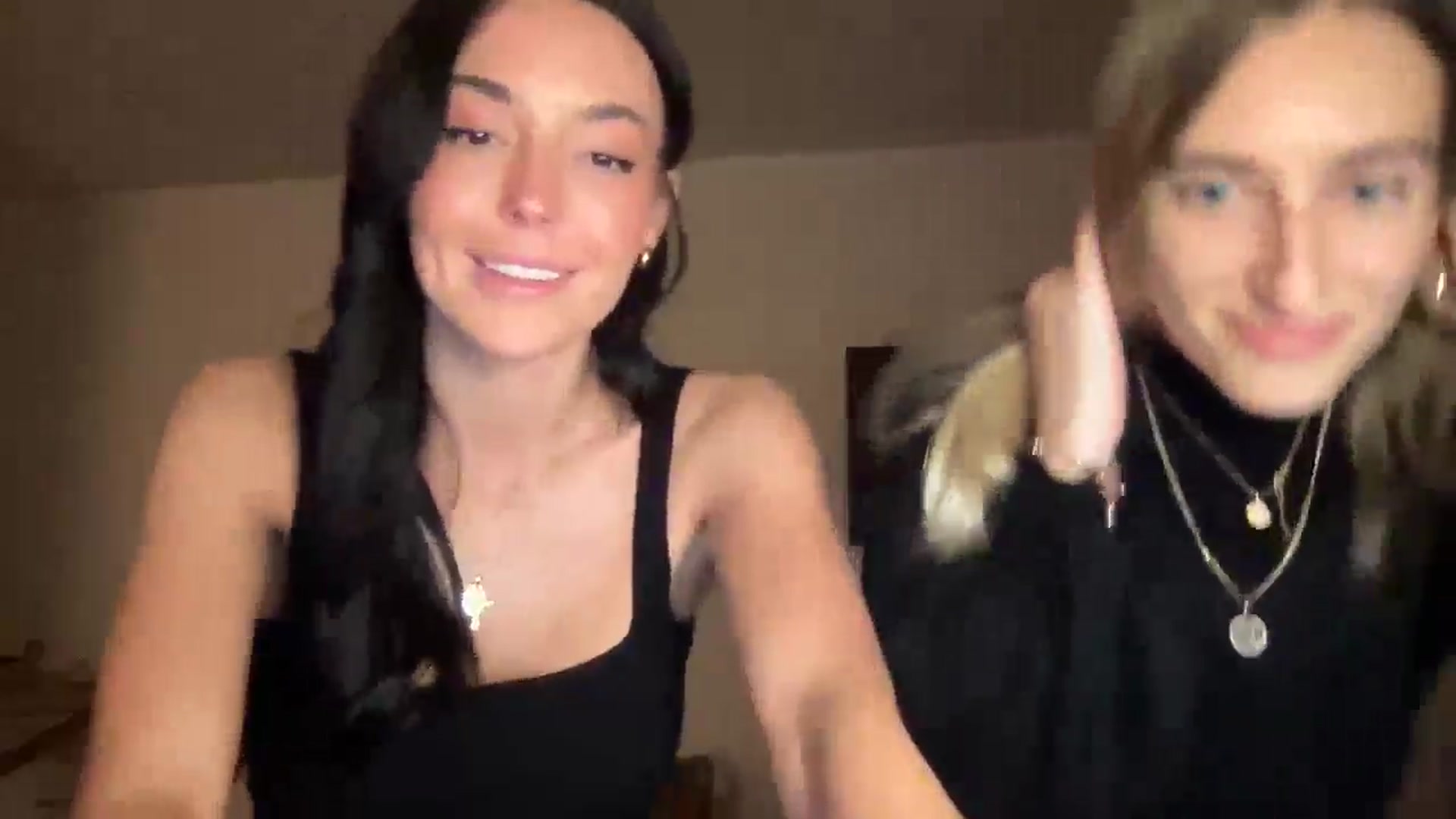 Gallery image thumbnail from SerenaBecker_'s myfreecams stream on, 02/11/2025, 08:53 image 2 of 20