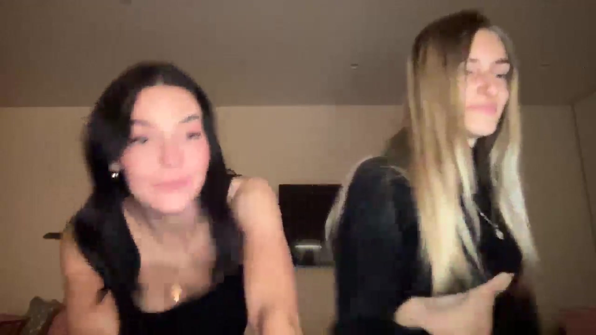 Gallery image thumbnail from SerenaBecker_'s myfreecams stream on, 02/11/2025, 08:53 image 9 of 20