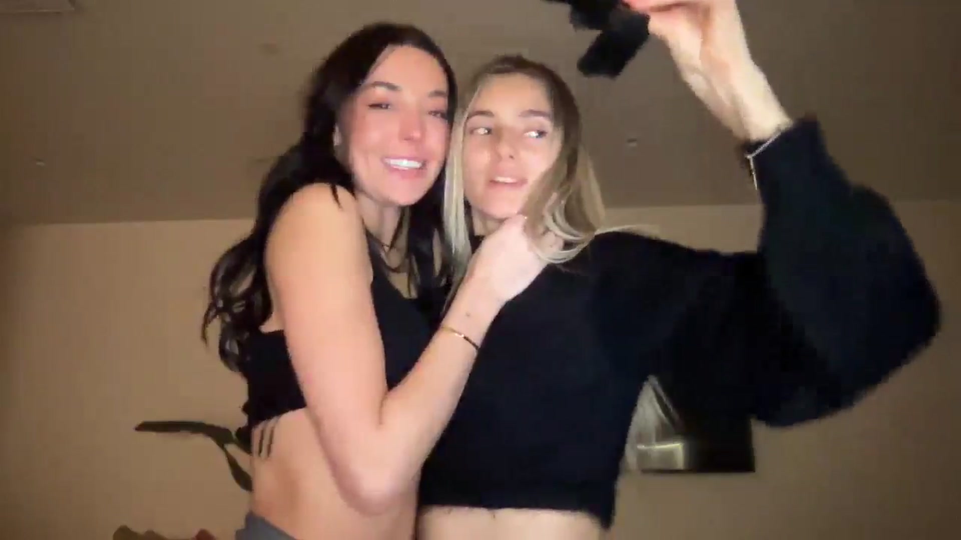 Gallery image thumbnail from SerenaBecker_'s myfreecams stream on, 02/11/2025, 08:53 image 4 of 20