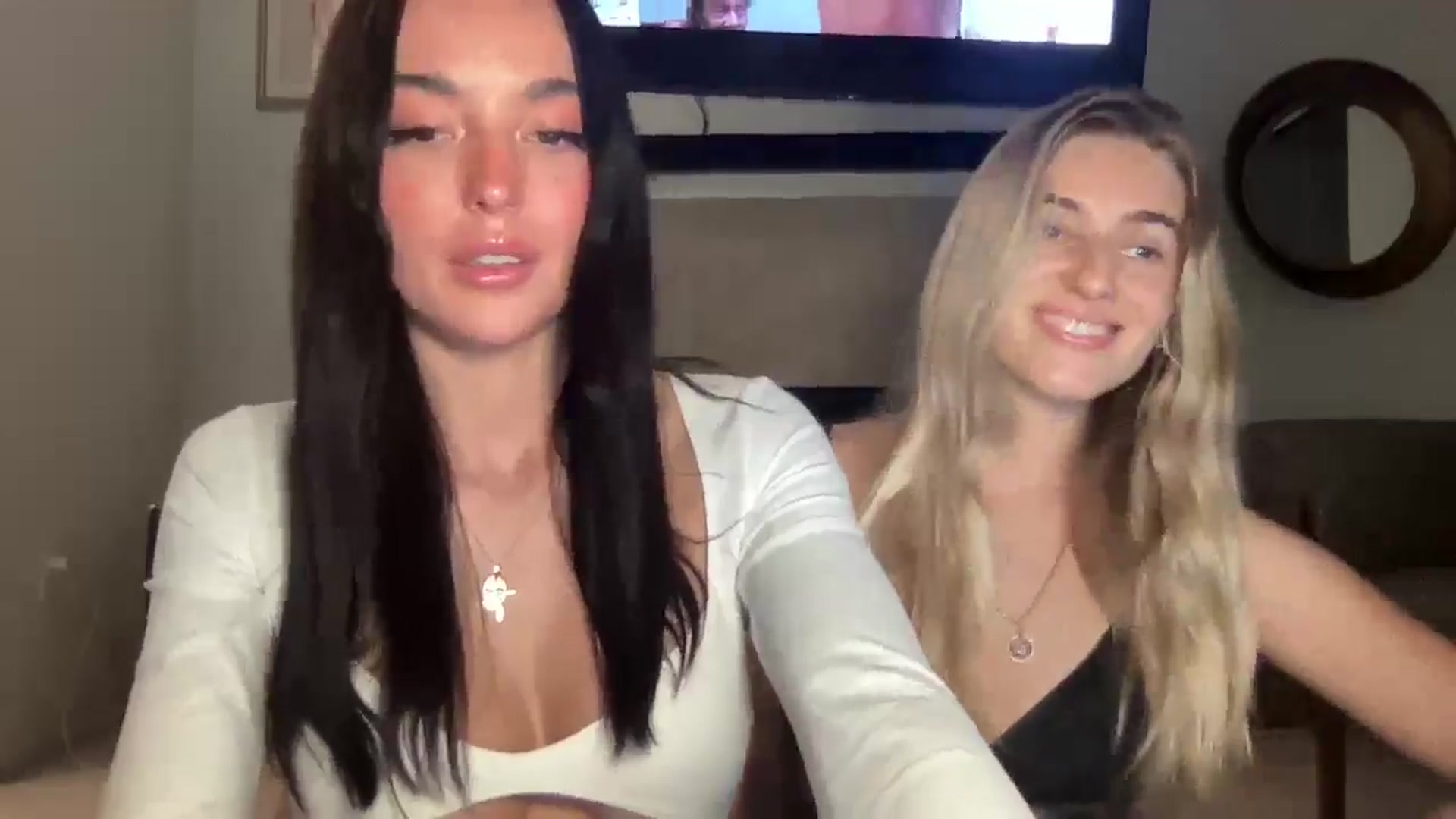Gallery image thumbnail from SerenaBecker_'s myfreecams stream on, 02/14/2025, 05:37 image 12 of 20