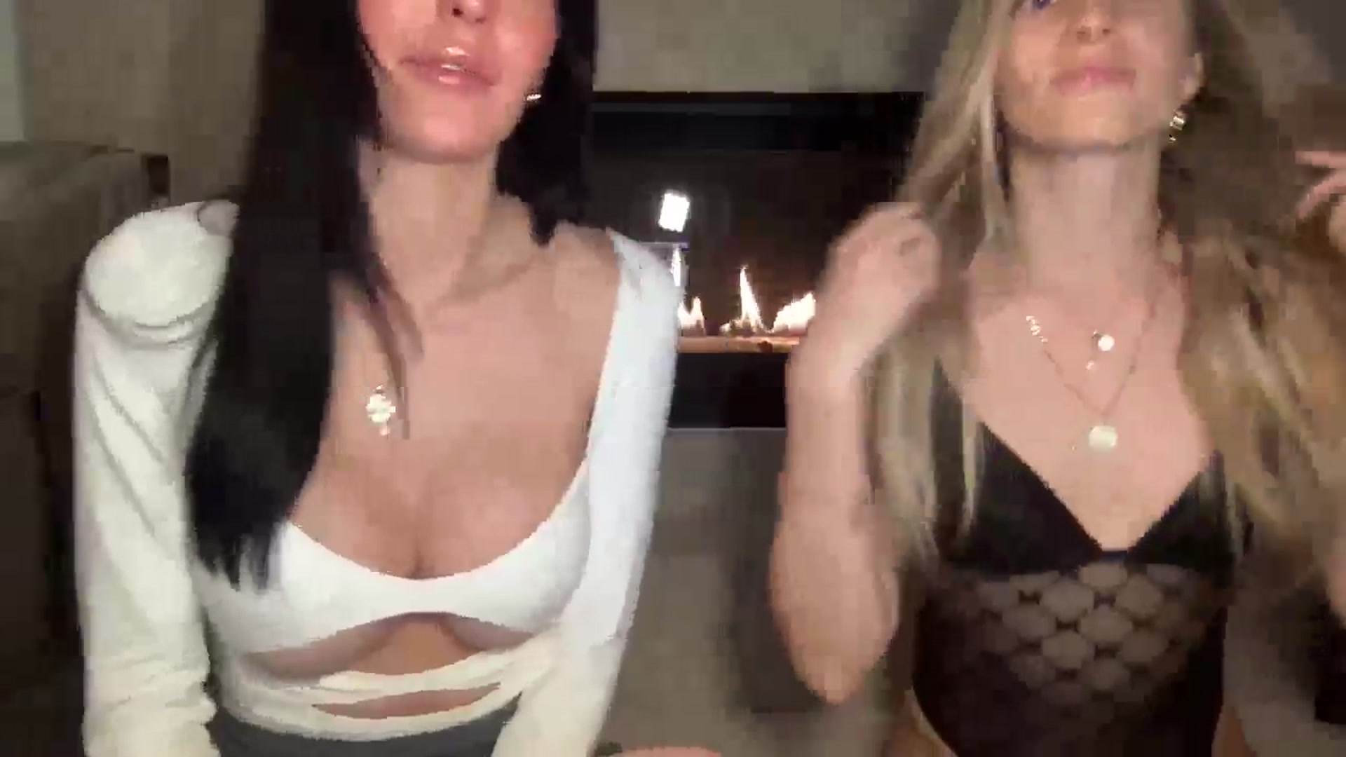 Gallery image thumbnail from SerenaBecker_'s myfreecams stream on, 02/14/2025, 06:54 image 4 of 20