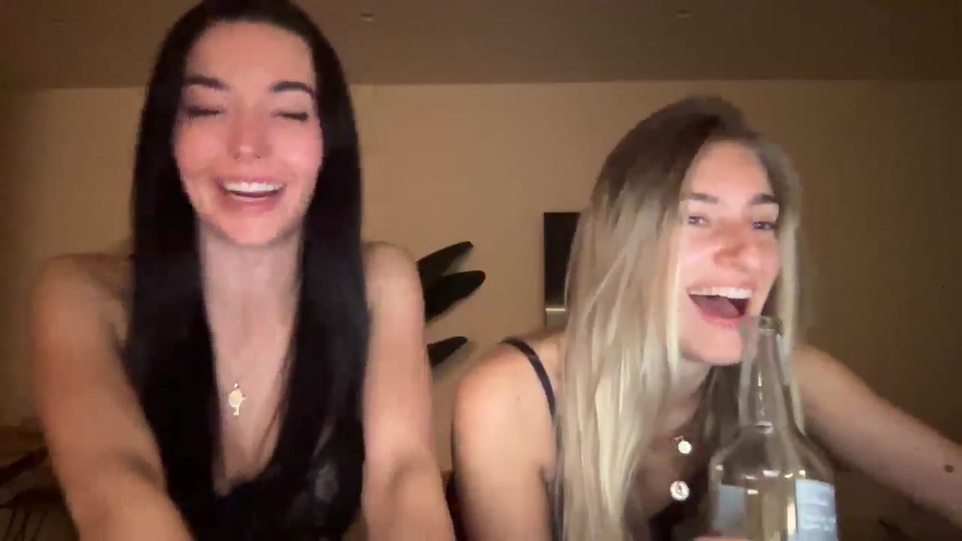 Gallery image thumbnail from SerenaBecker_'s myfreecams stream on, 02/17/2025, 08:30 image 10 of 20