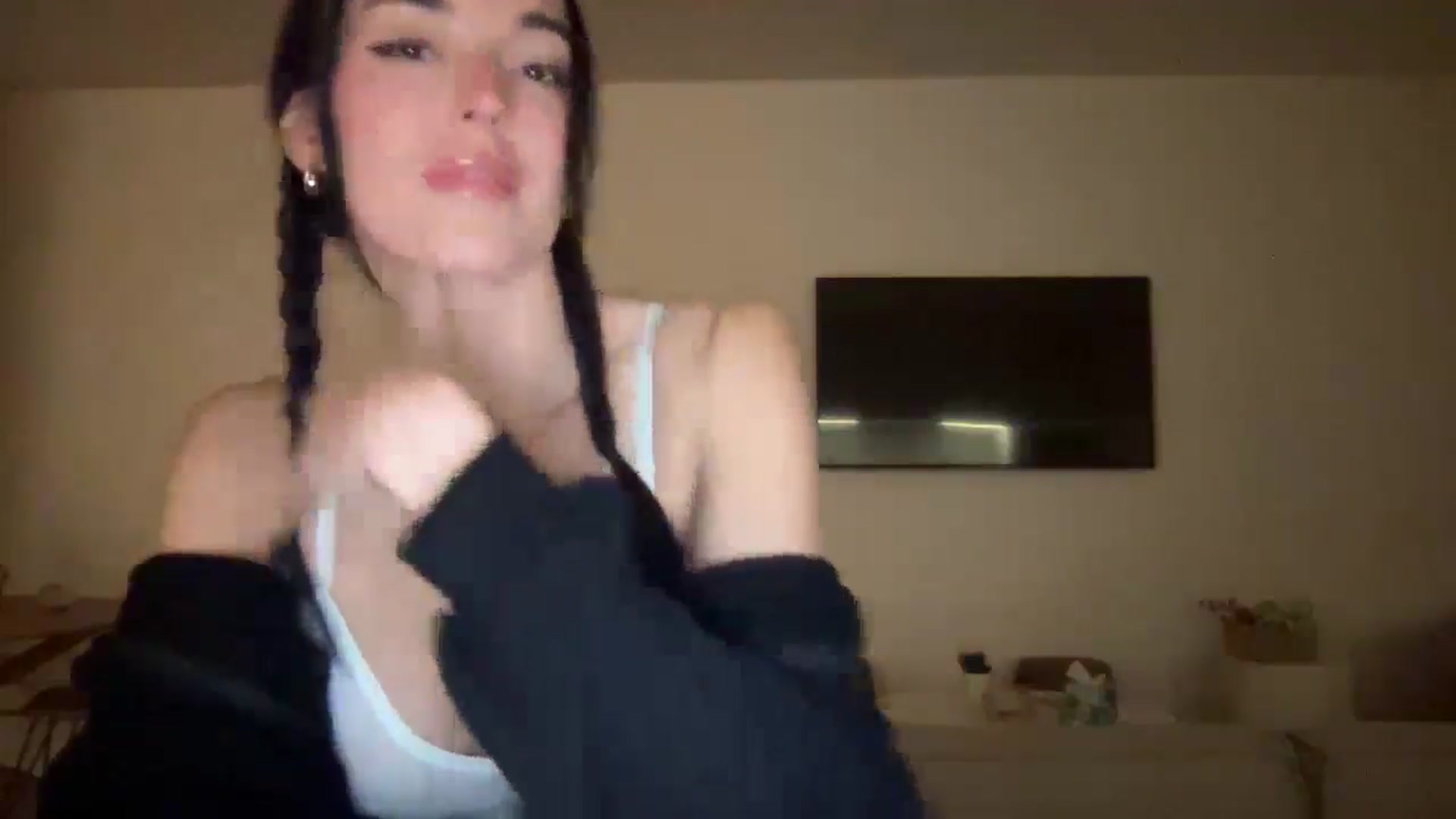 Gallery image thumbnail from SerenaBecker_'s myfreecams stream on, 02/18/2025, 06:24 image 17 of 20