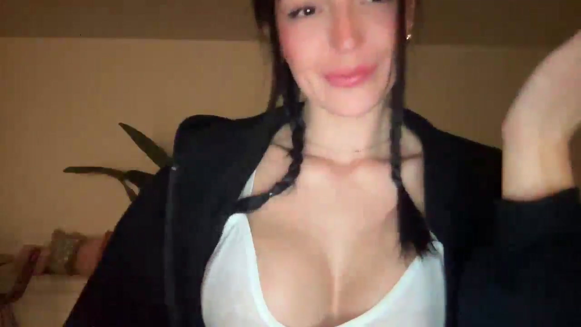Gallery image thumbnail from SerenaBecker_'s myfreecams stream on, 02/18/2025, 07:47 image 19 of 20