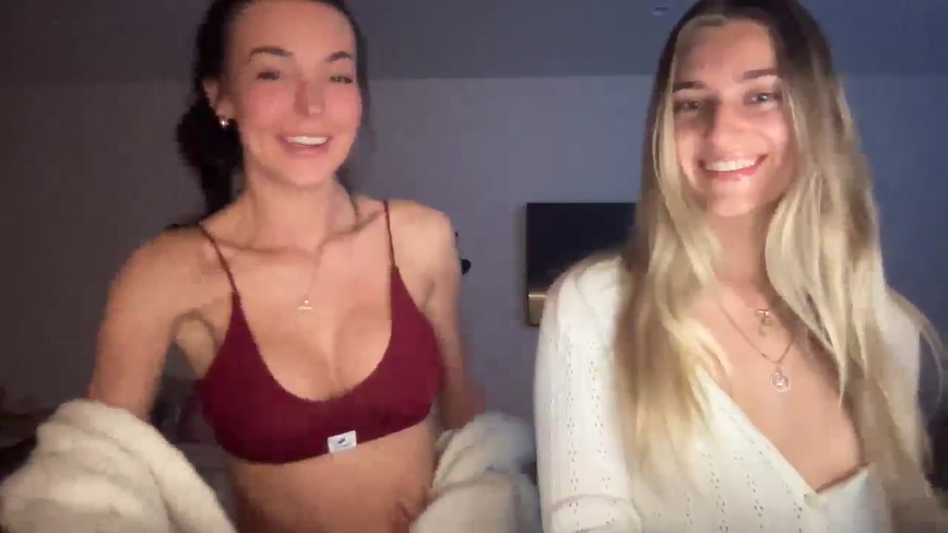 Gallery image thumbnail from SerenaBecker_'s myfreecams stream on, 02/27/2025, 08:03 image 14 of 20