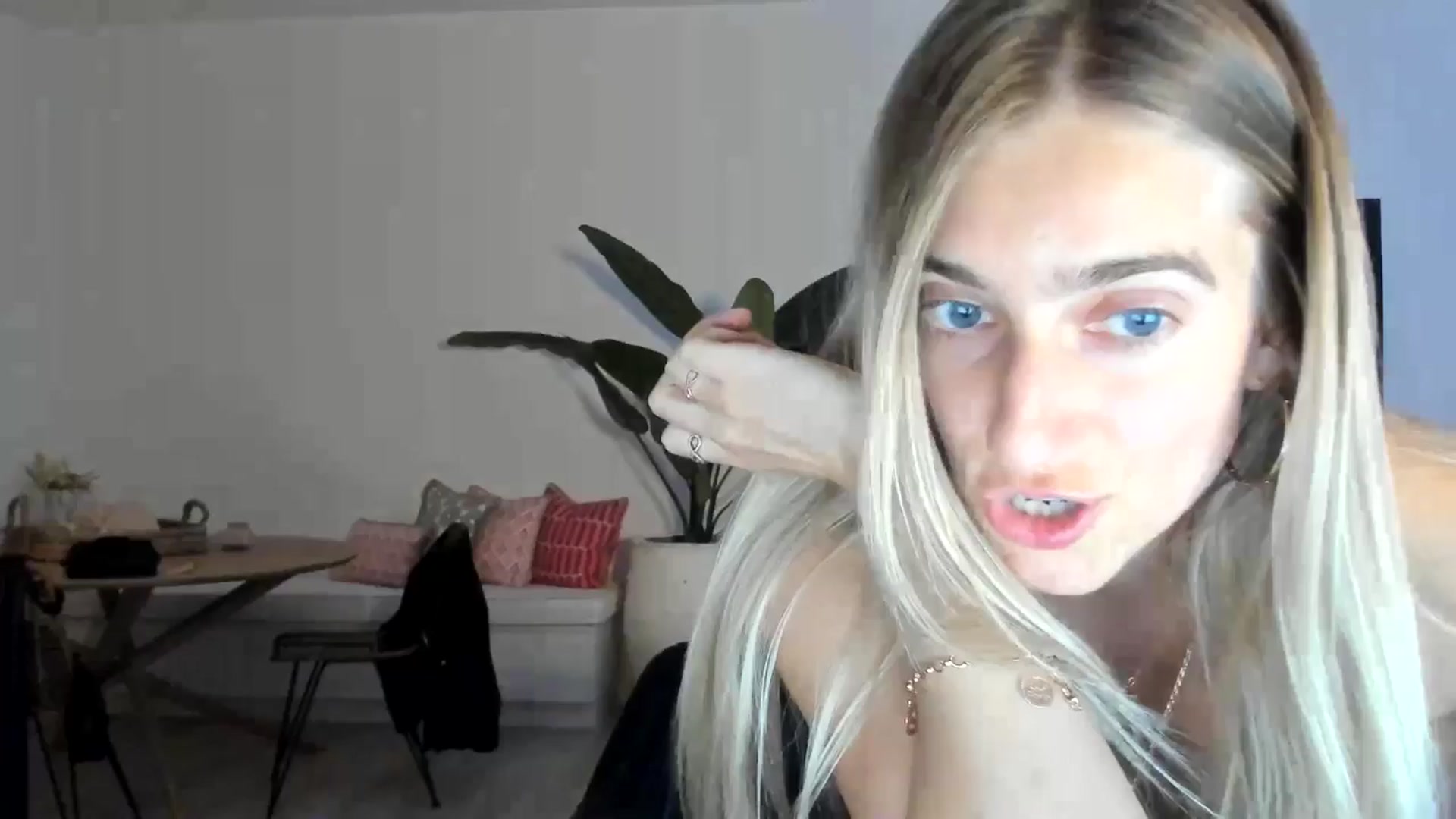 Gallery image thumbnail from SerenaBecker_'s myfreecams stream on, 03/02/2025, 06:25 image 15 of 20