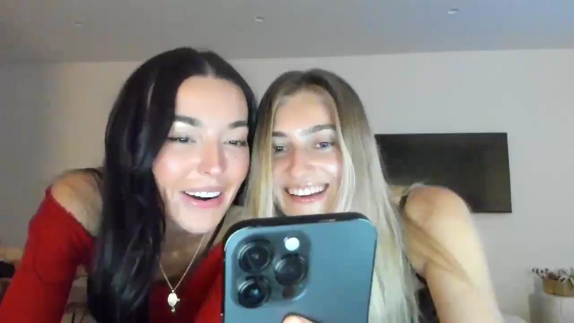 Gallery image thumbnail from SerenaBecker_'s myfreecams stream on, 03/04/2025, 06:45 image 17 of 20