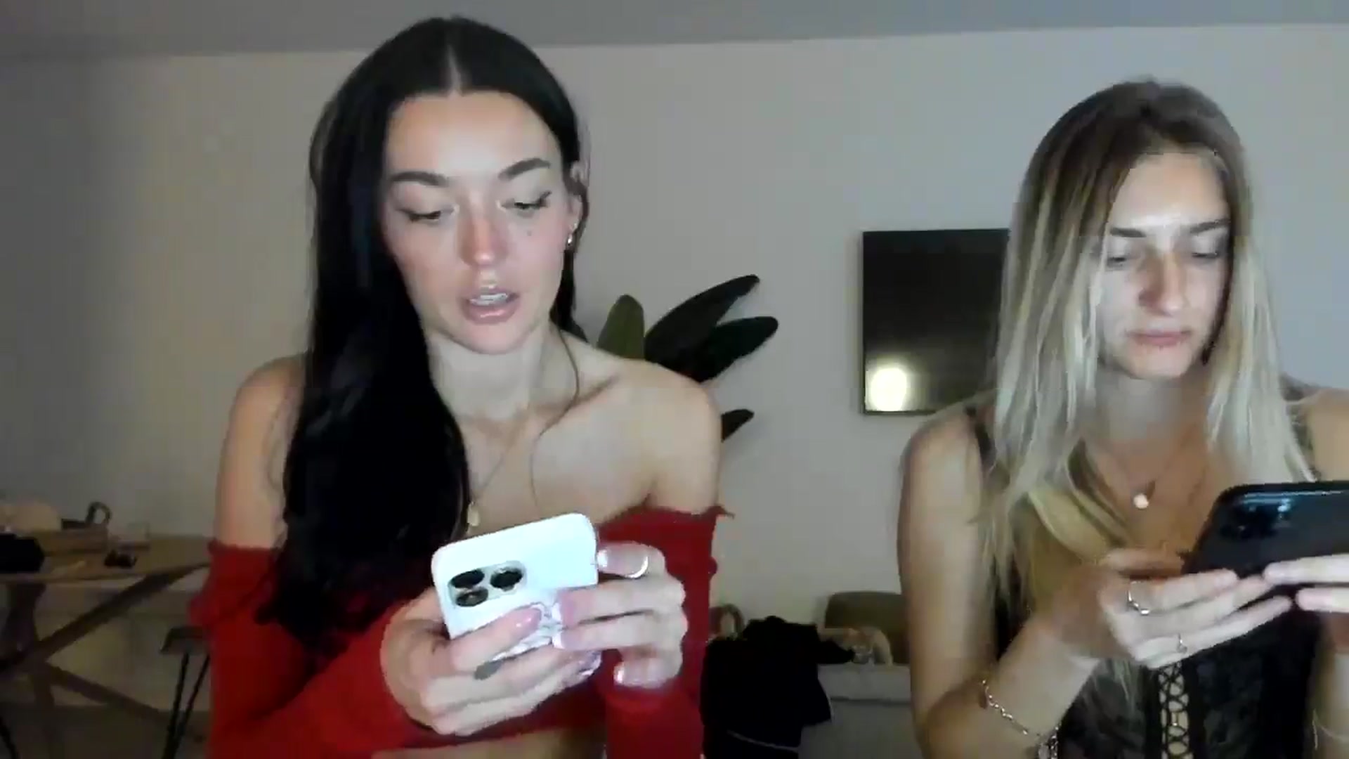 Gallery image thumbnail from SerenaBecker_'s myfreecams stream on, 03/04/2025, 08:07 image 5 of 20