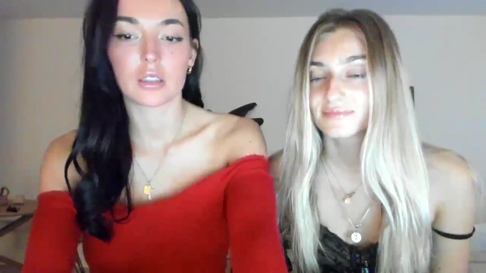 Gallery image thumbnail from SerenaBecker_'s myfreecams stream on, 03/04/2025, 08:23 image 19 of 20