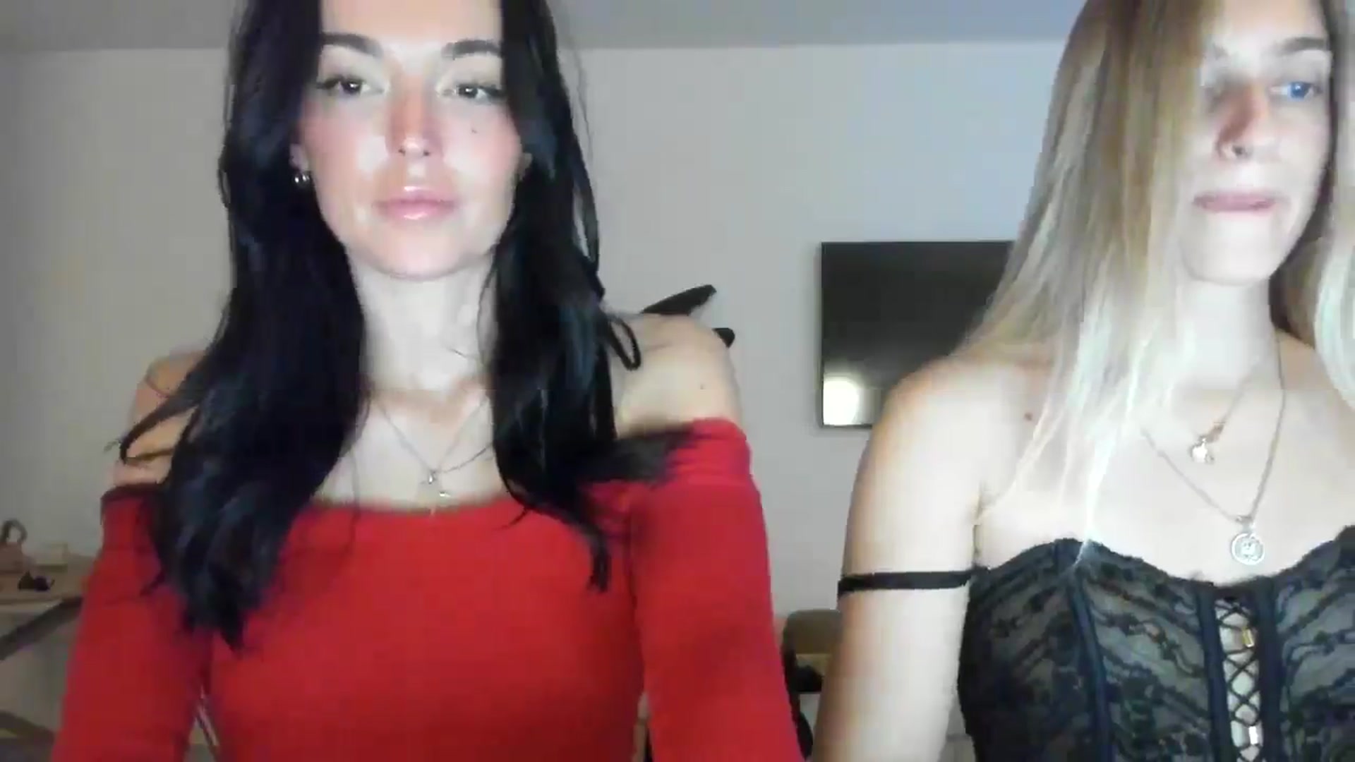 Gallery image thumbnail from SerenaBecker_'s myfreecams stream on, 03/04/2025, 08:23 image 7 of 20
