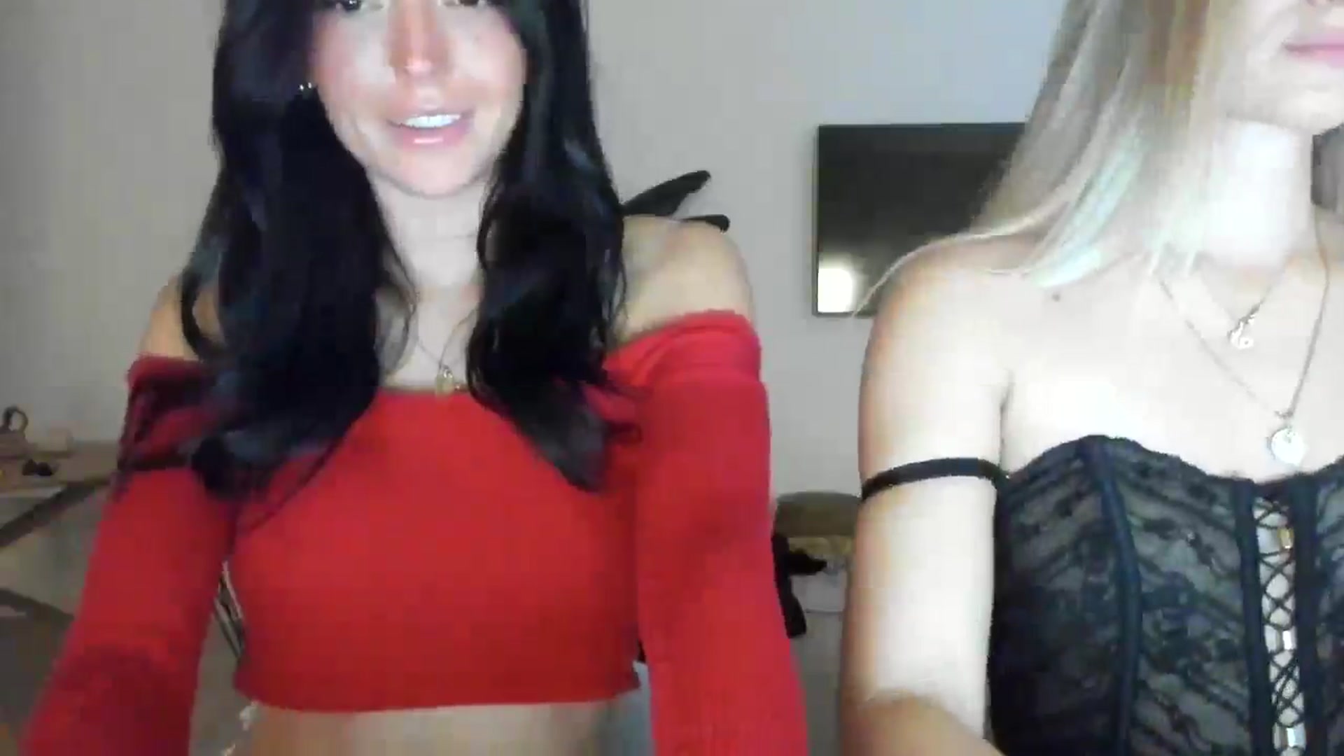 Gallery image thumbnail from SerenaBecker_'s myfreecams stream on, 03/04/2025, 08:23 image 6 of 20