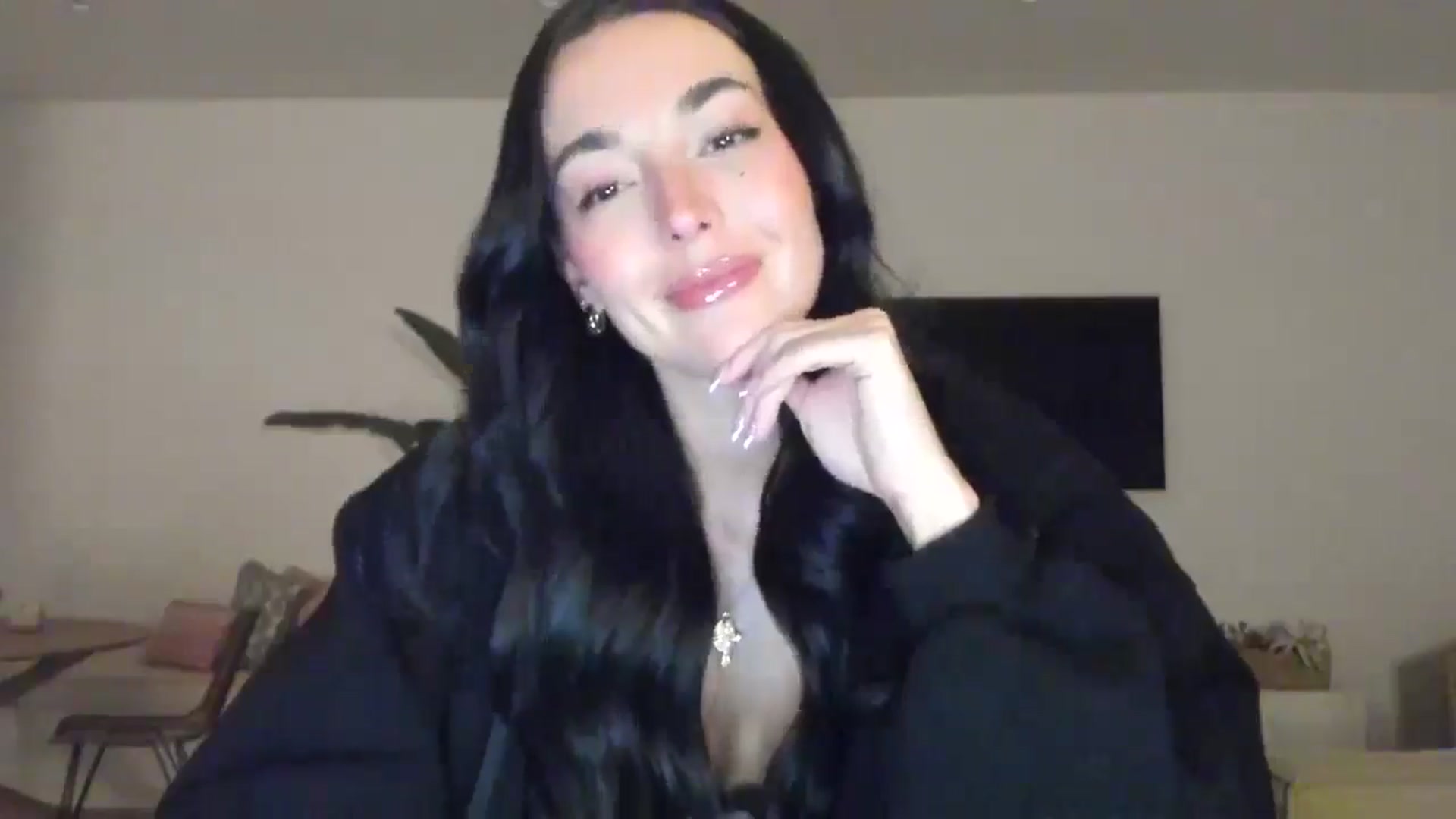 Gallery image thumbnail from SerenaBecker_'s myfreecams stream on, 03/05/2025, 04:45 image 17 of 20