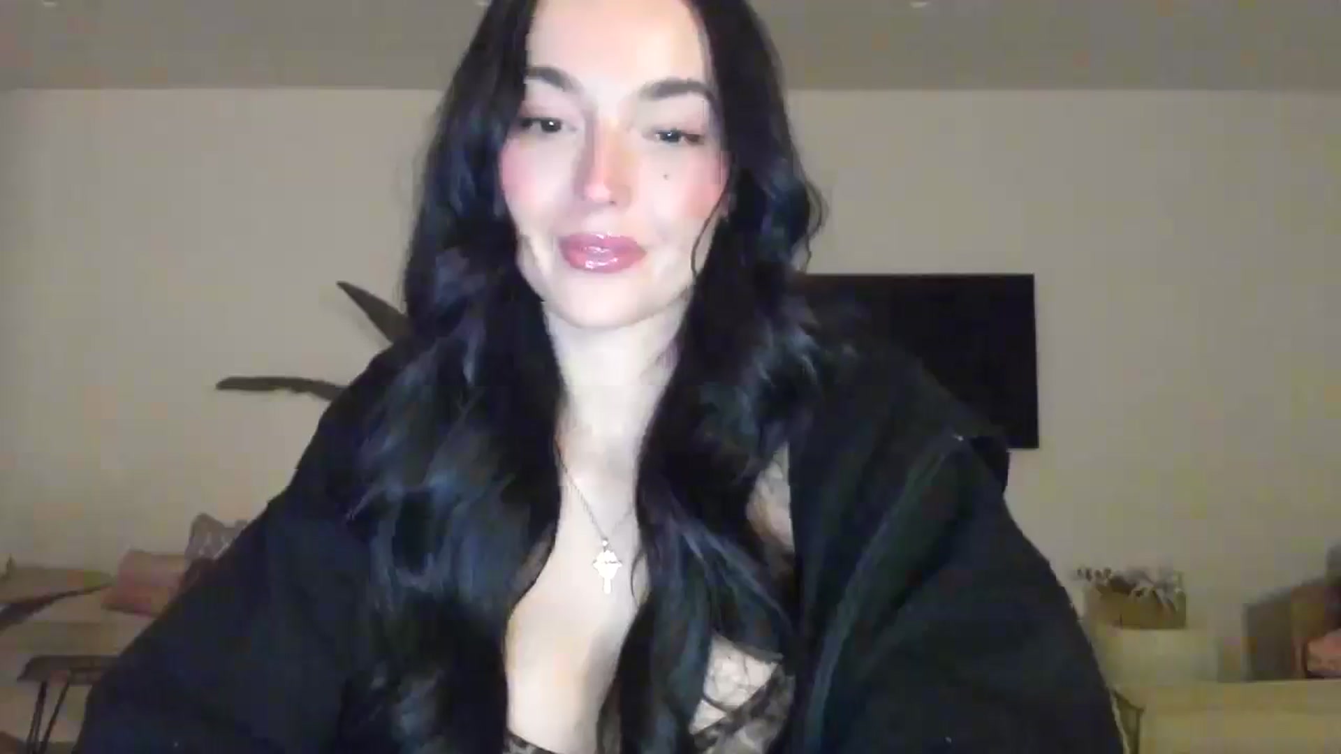 Gallery image thumbnail from SerenaBecker_'s myfreecams stream on, 03/05/2025, 04:45 image 2 of 20