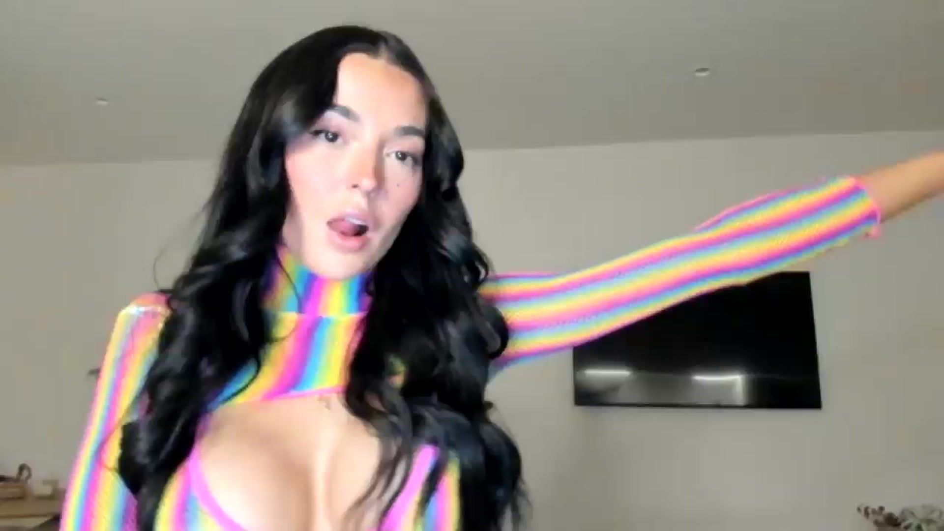 Gallery image thumbnail from SerenaBecker_'s myfreecams stream on, 03/09/2025, 05:21 image 1 of 20