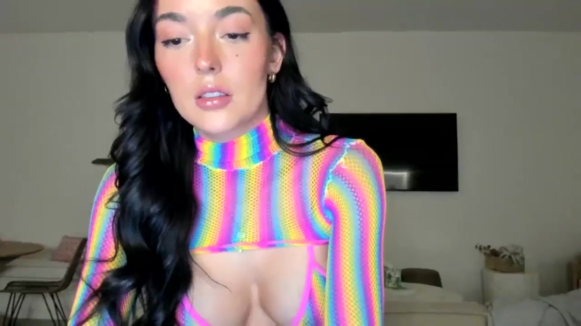 Gallery image thumbnail from SerenaBecker_'s myfreecams stream on, 03/09/2025, 07:03 image 15 of 20