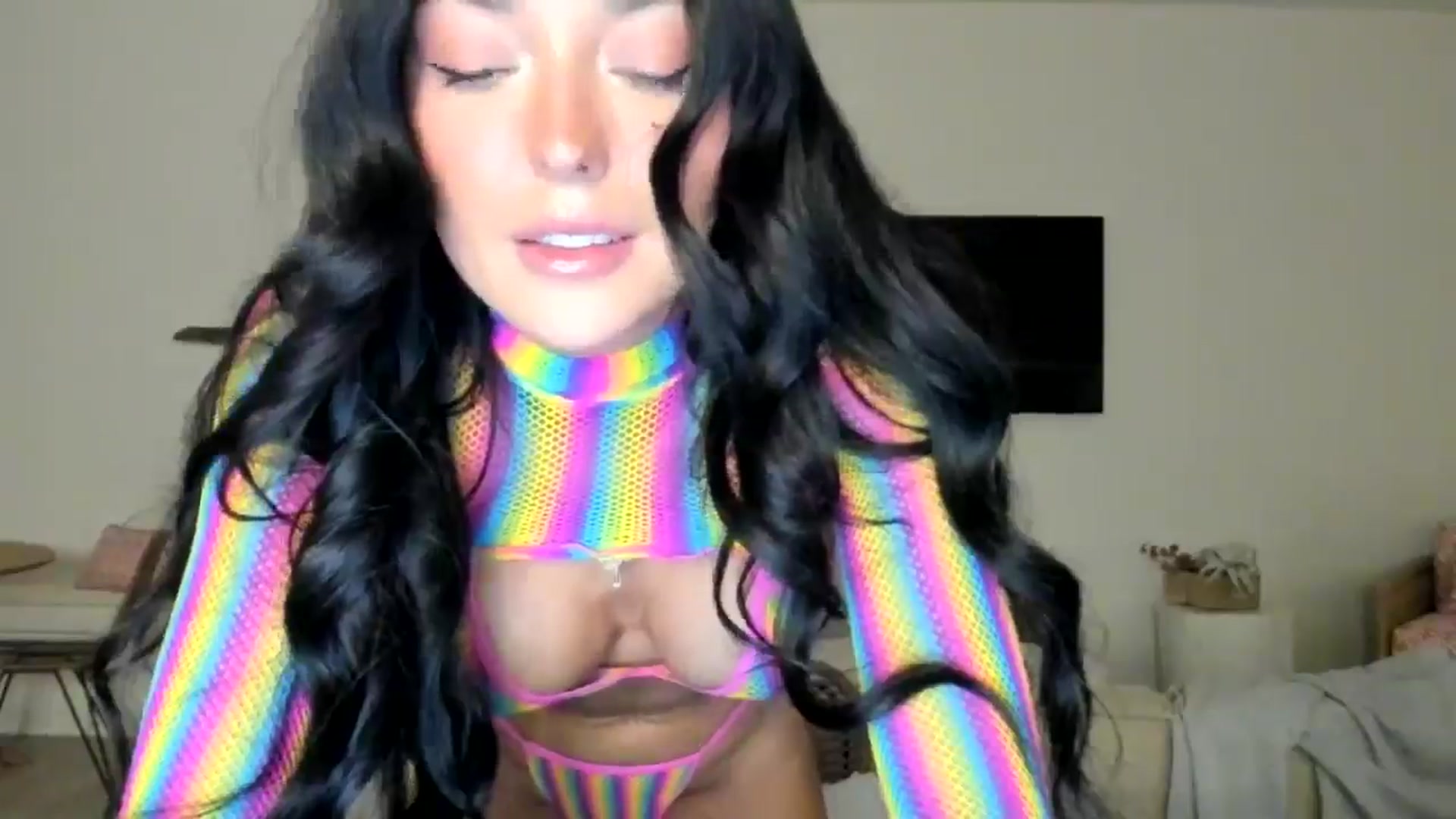 Gallery image thumbnail from SerenaBecker_'s myfreecams stream on, 03/09/2025, 07:03 image 6 of 20