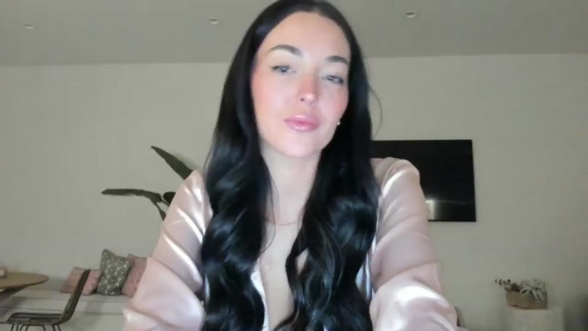 Gallery image thumbnail from SerenaBecker_'s myfreecams stream on, 03/12/2025, 04:42 image 1 of 20