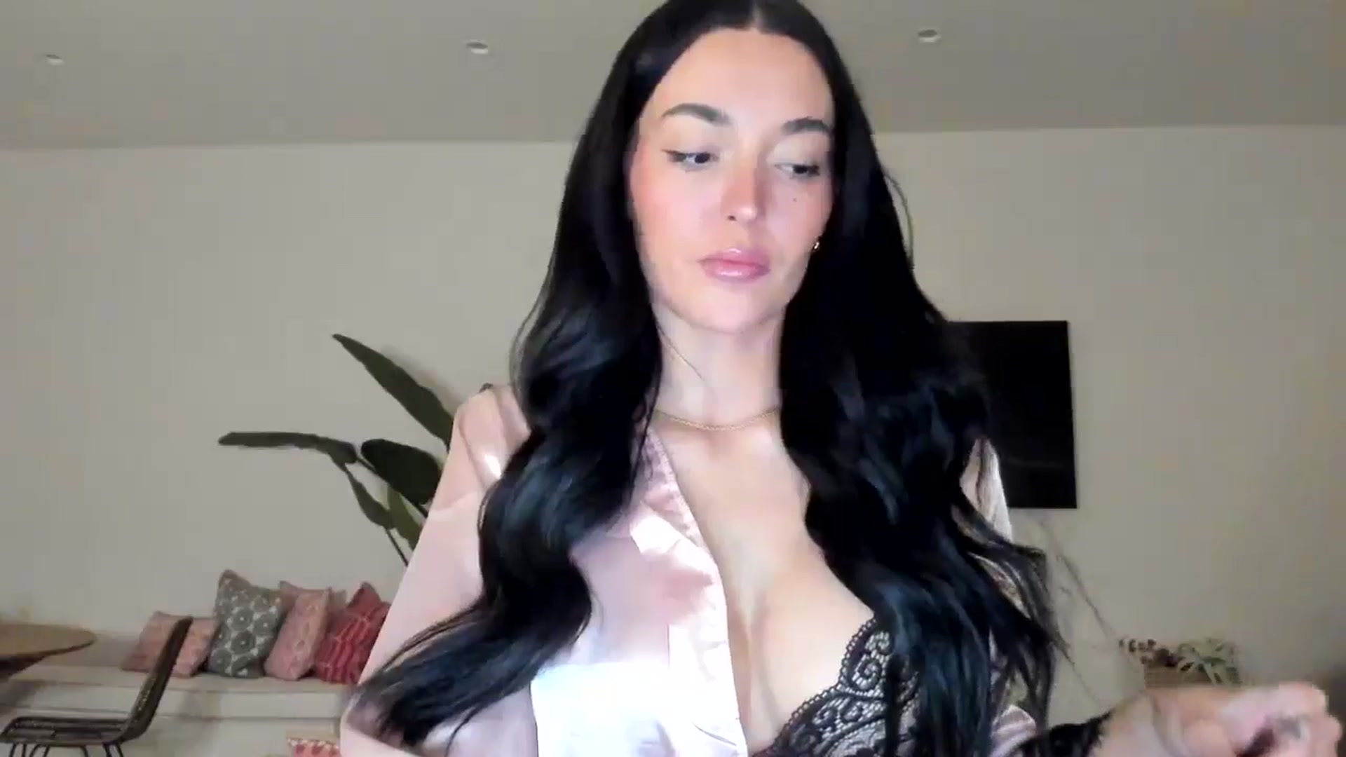 Gallery image thumbnail from SerenaBecker_'s myfreecams stream on, 03/12/2025, 04:42 image 2 of 20