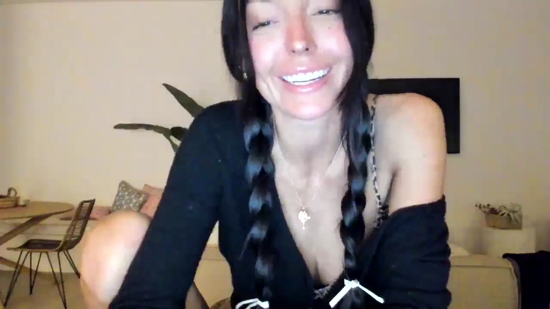 Gallery image thumbnail from SerenaBecker_'s myfreecams stream on, 03/16/2025, 06:19 image 17 of 20