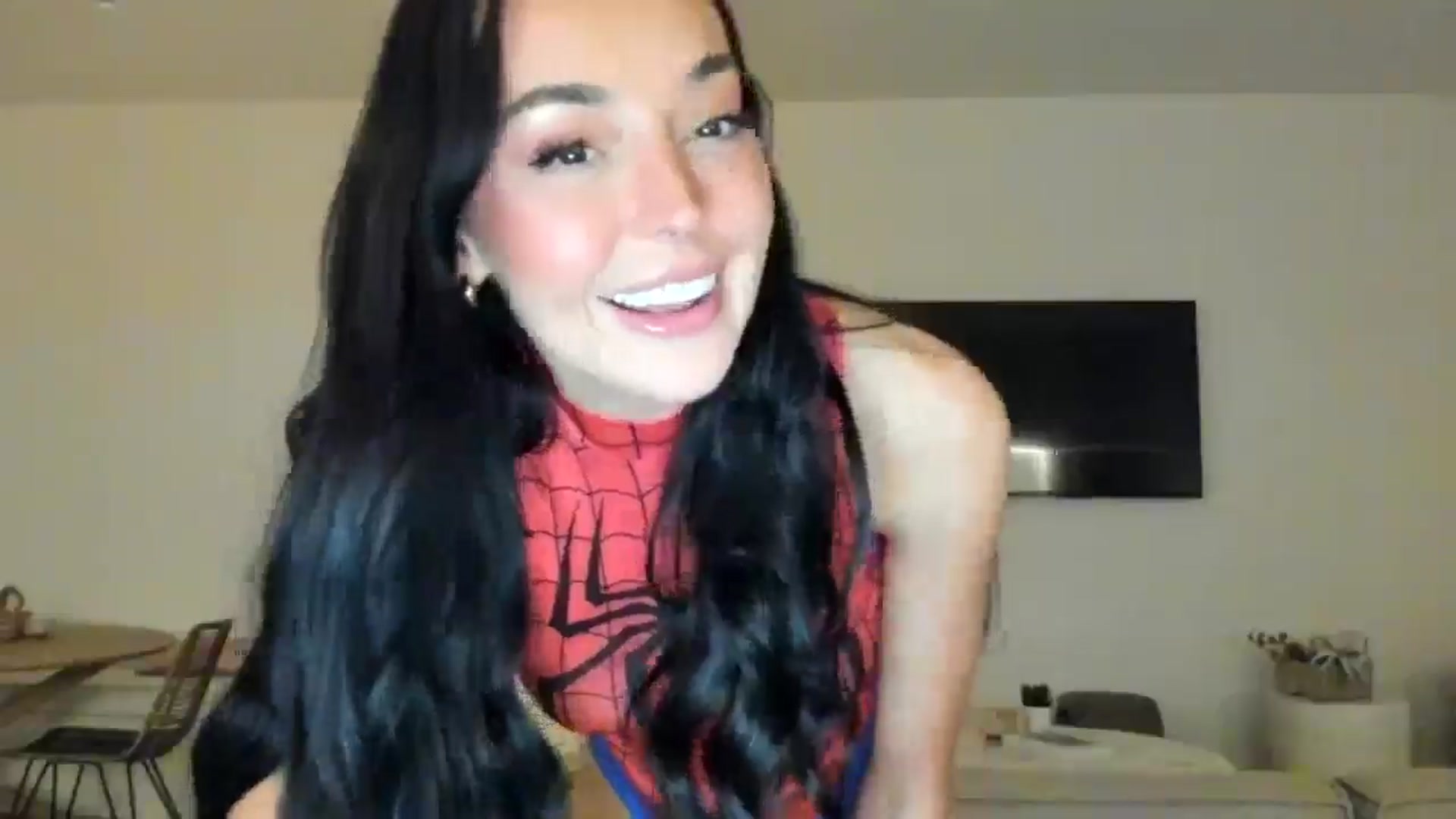 Gallery image thumbnail from SerenaBecker_'s myfreecams stream on, 03/19/2025, 08:13 image 13 of 20