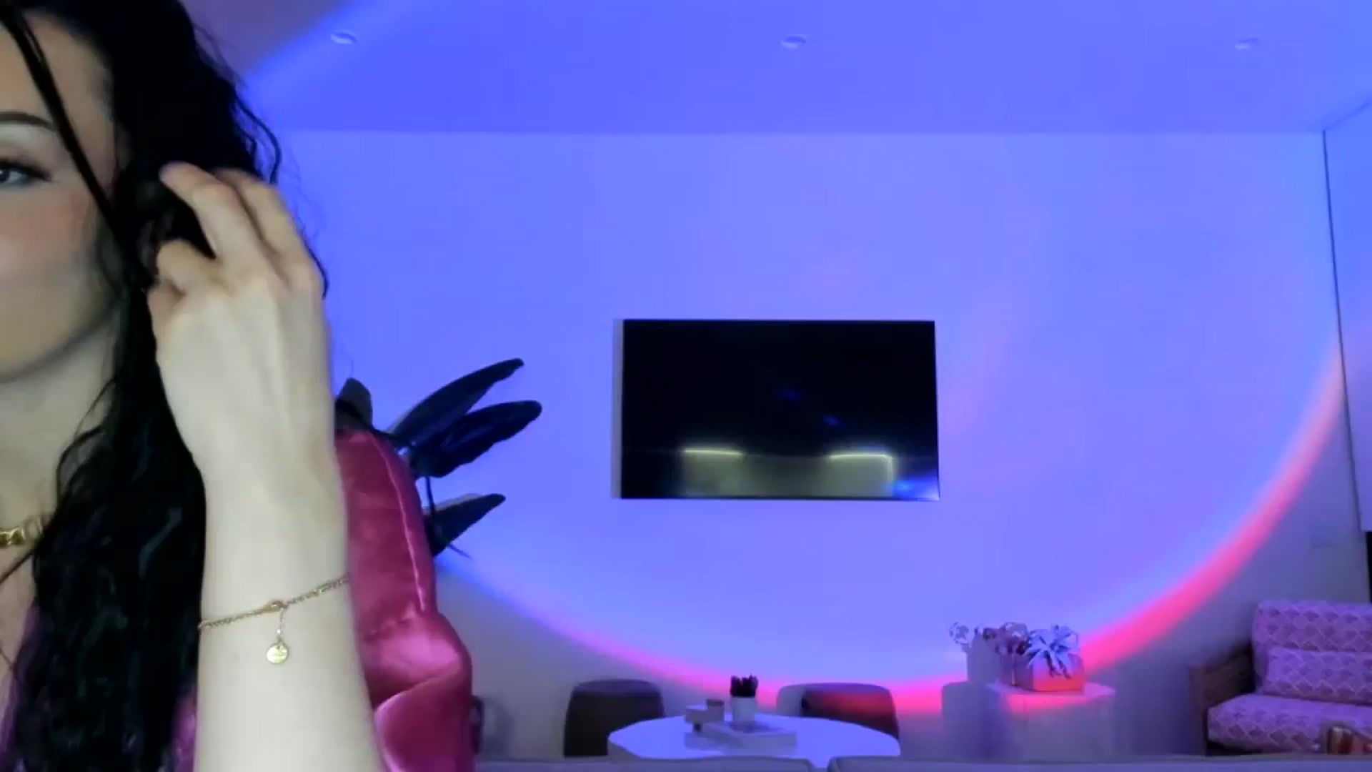 Gallery image thumbnail from SerenaBecker_'s myfreecams stream on, 04/01/2025, 10:18 image 1 of 20