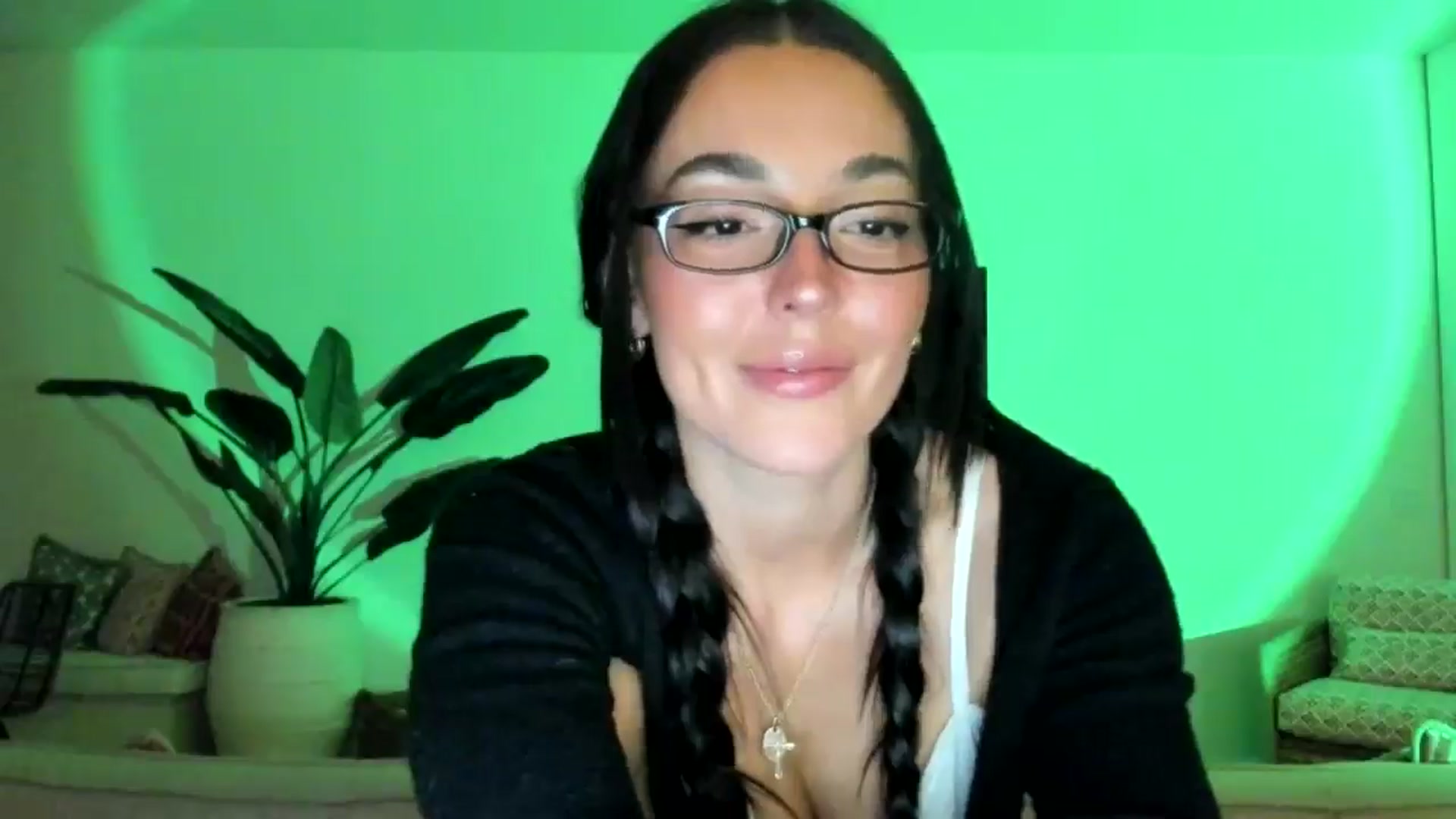 Gallery image thumbnail from SerenaBecker_'s myfreecams stream on, 04/02/2025, 07:24 image 5 of 20