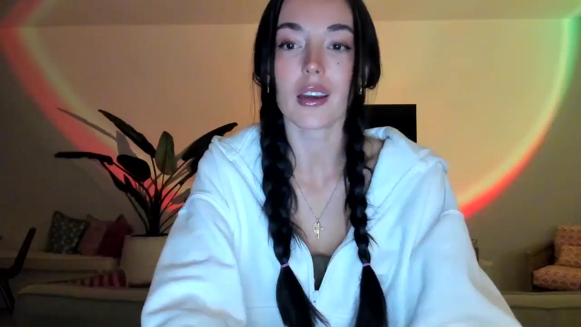 Gallery image thumbnail from SerenaBecker_'s myfreecams stream on, 04/04/2025, 06:07 image 3 of 20