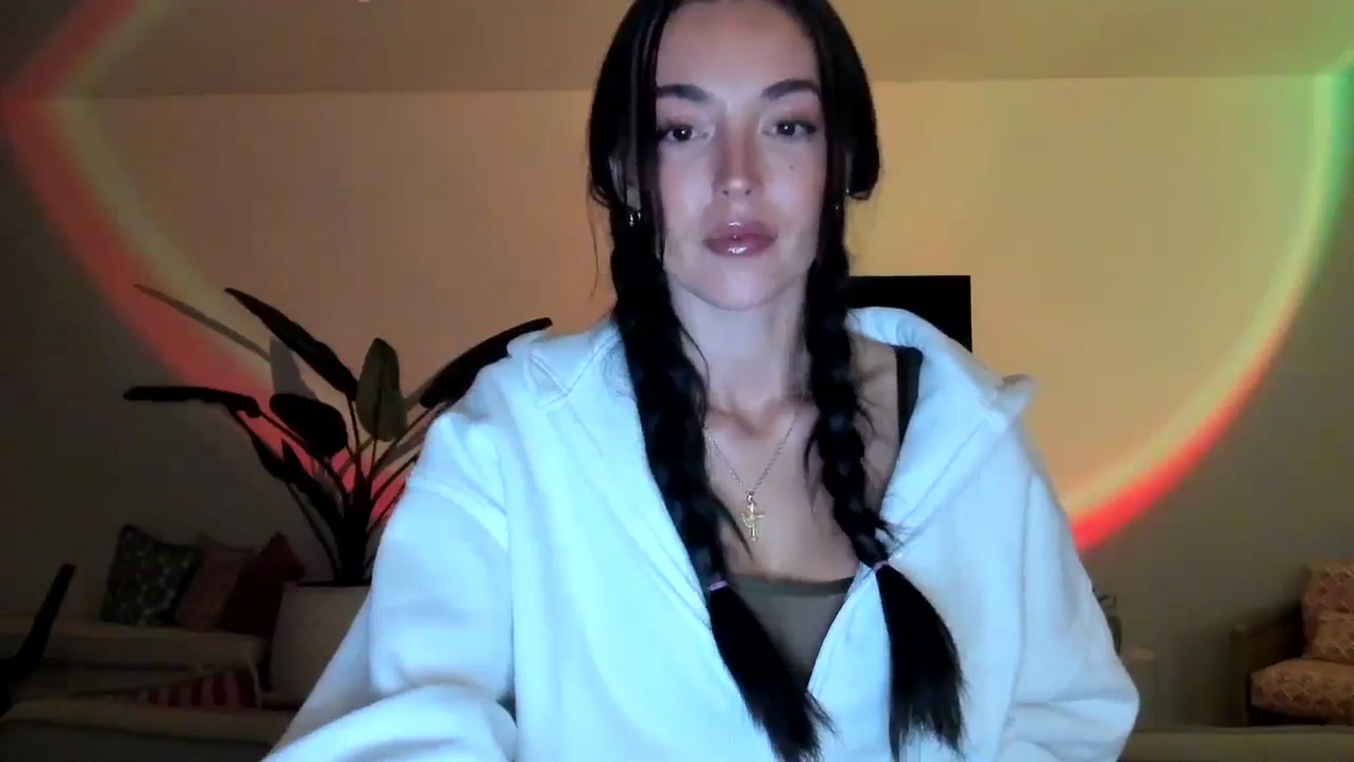 Gallery image thumbnail from SerenaBecker_'s myfreecams stream on, 04/04/2025, 06:07 image 12 of 20