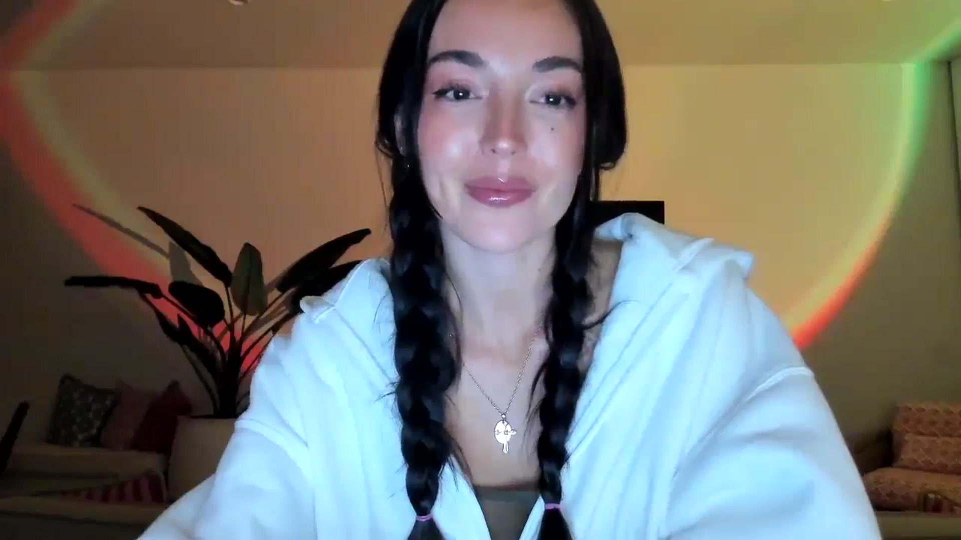 Gallery image thumbnail from SerenaBecker_'s myfreecams stream on, 04/04/2025, 06:07 image 13 of 20